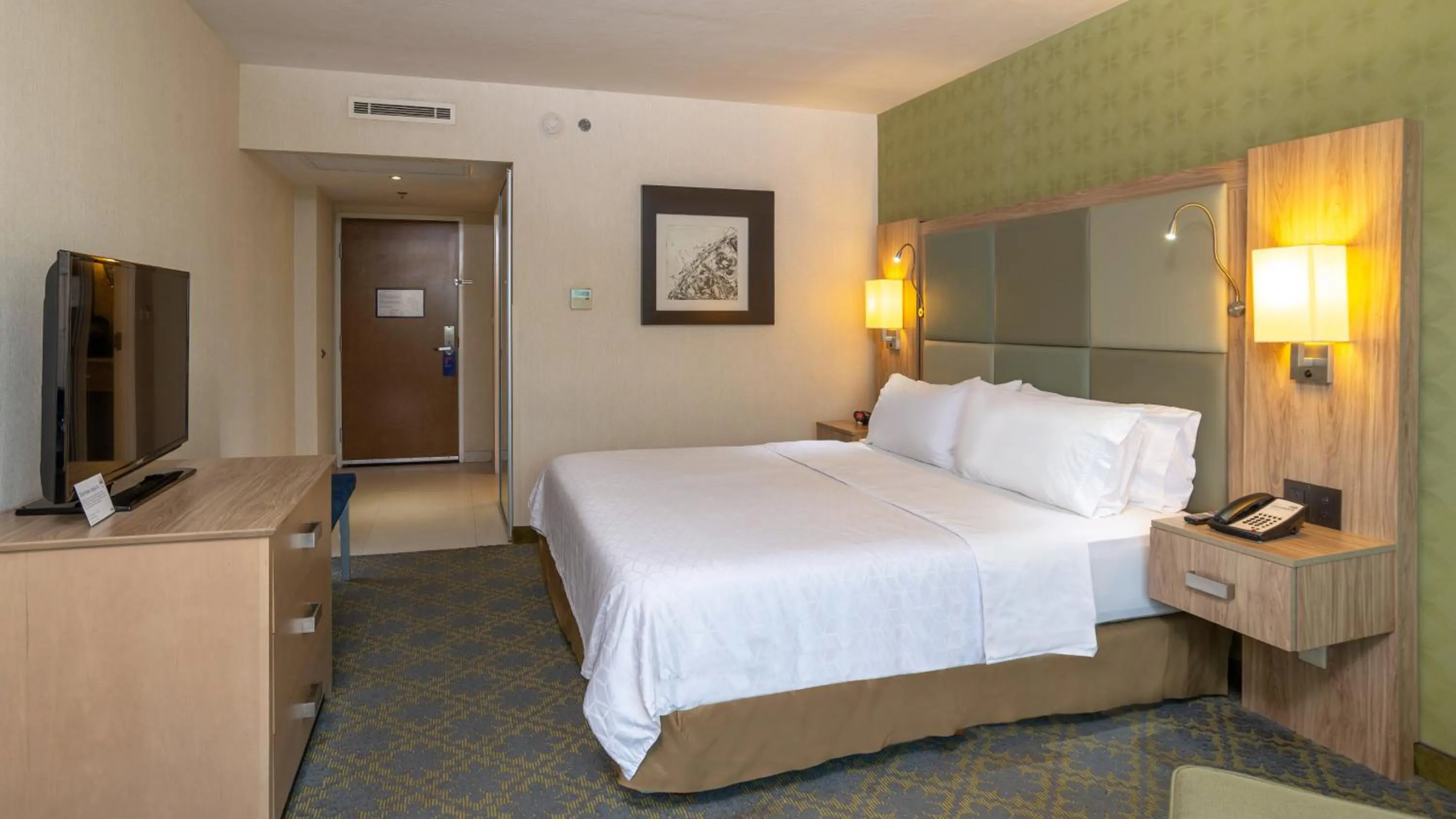 Standard King Room in Holiday Inn Express & Suites Cuernavaca by IHG