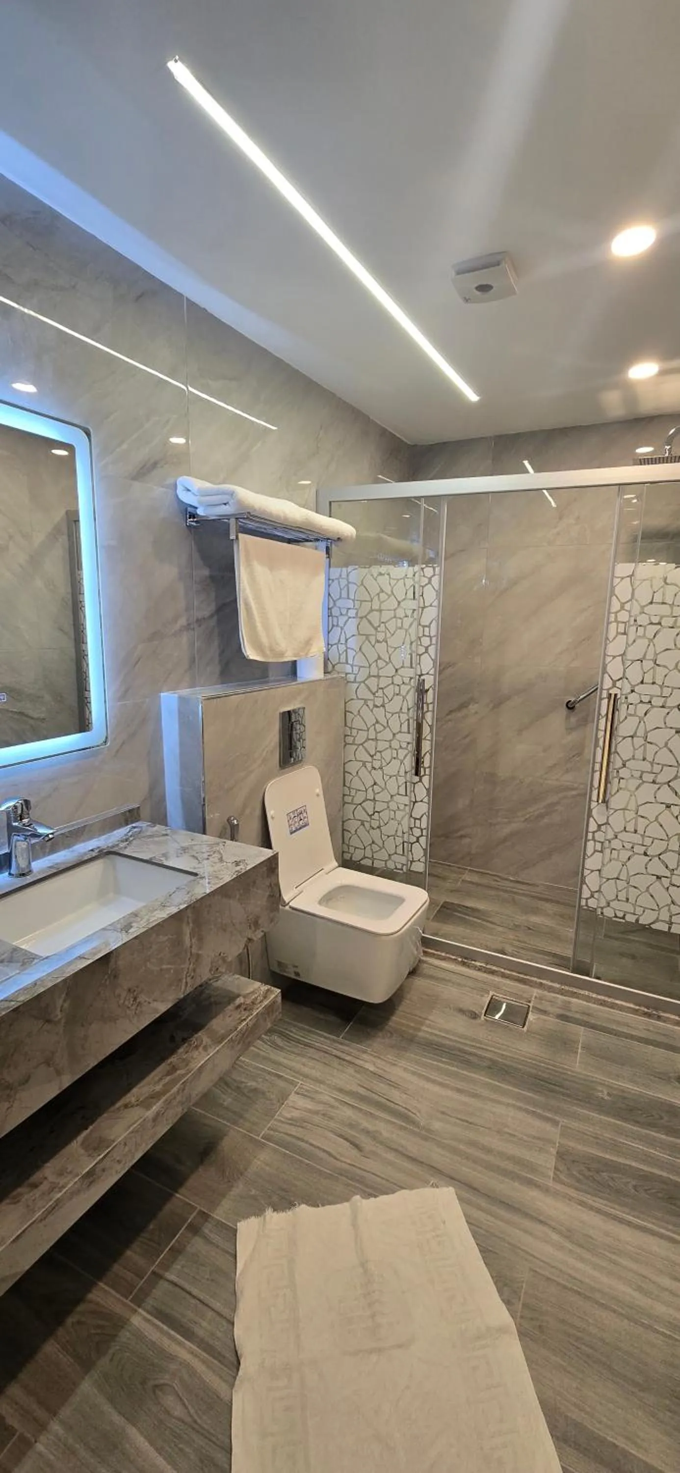 Classic Quadruple Room in Seven Days Hotel