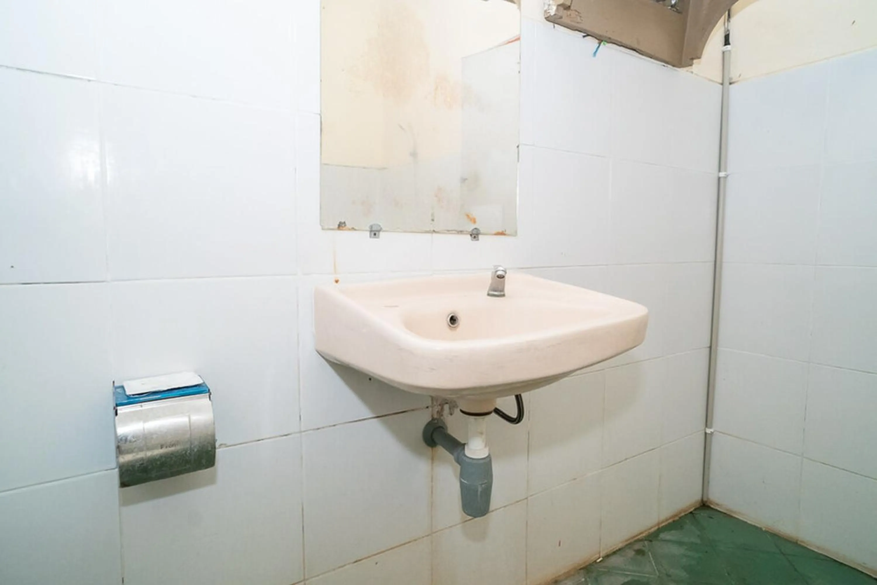 Twin Room in RedDoorz near Kampus 3 UTY Yogyakarta