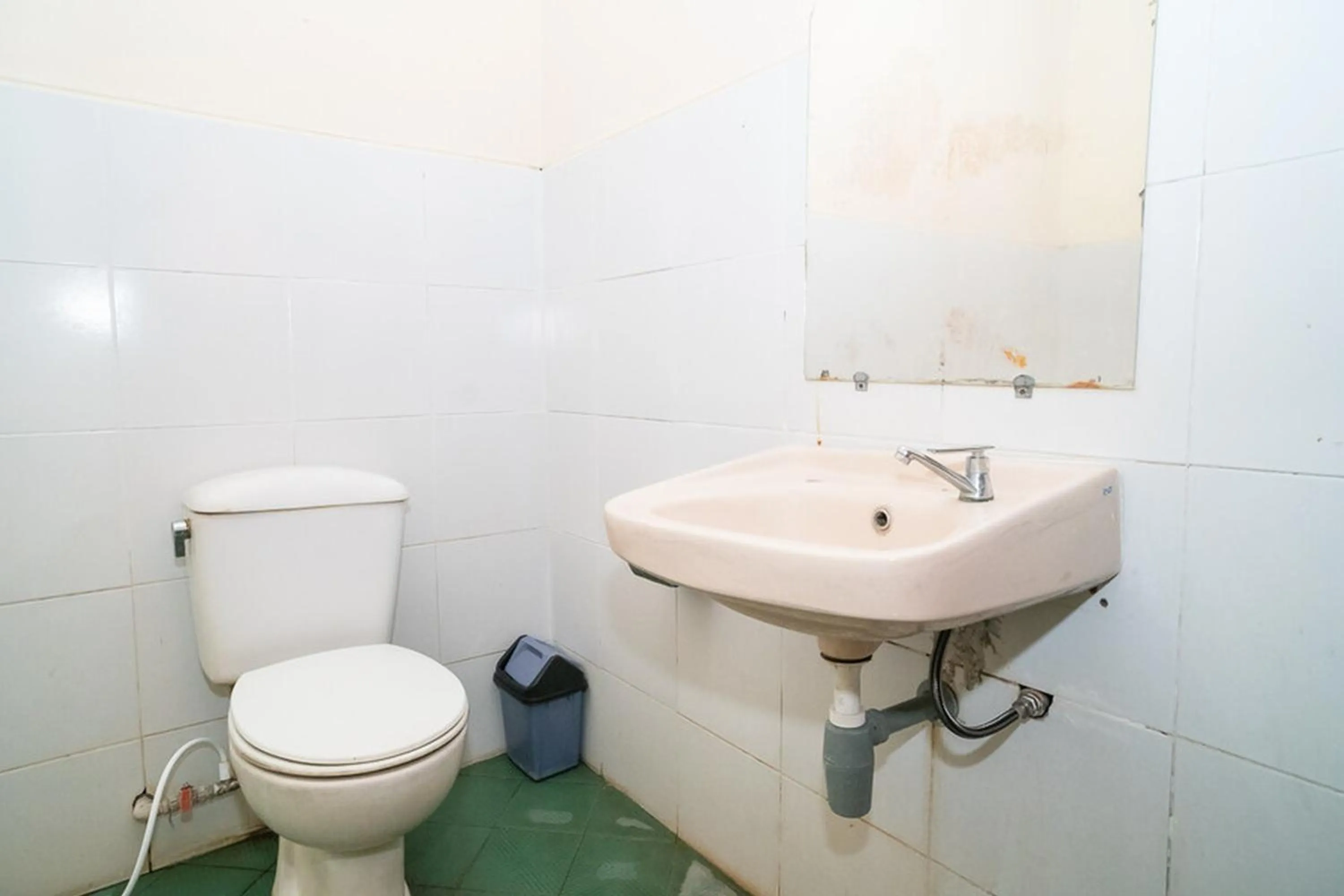 Twin Room in RedDoorz near Kampus 3 UTY Yogyakarta