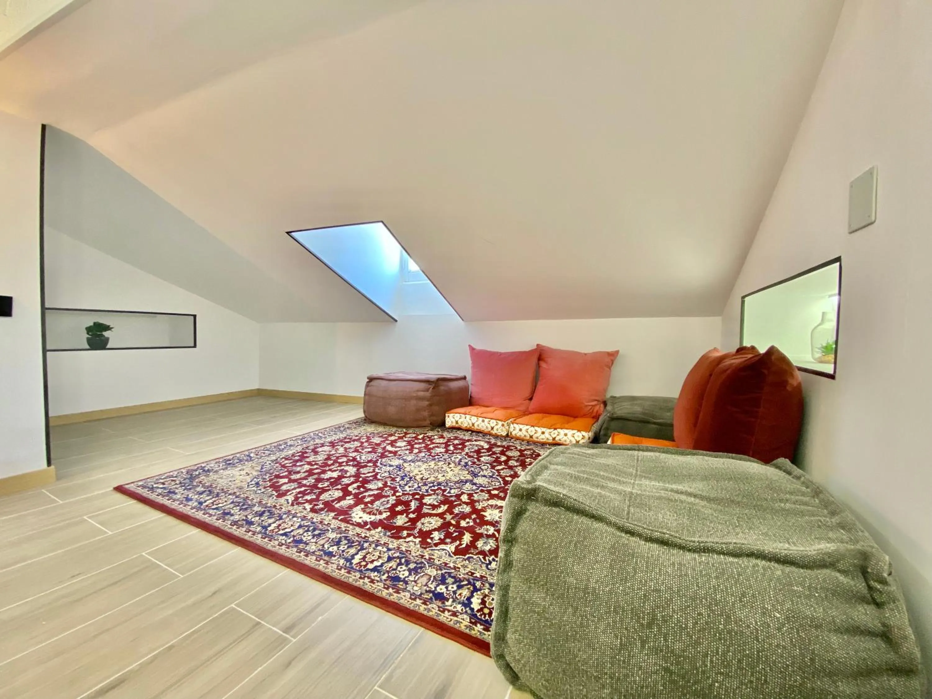 Double Room with Private Bathroom in Montera Center Madrid