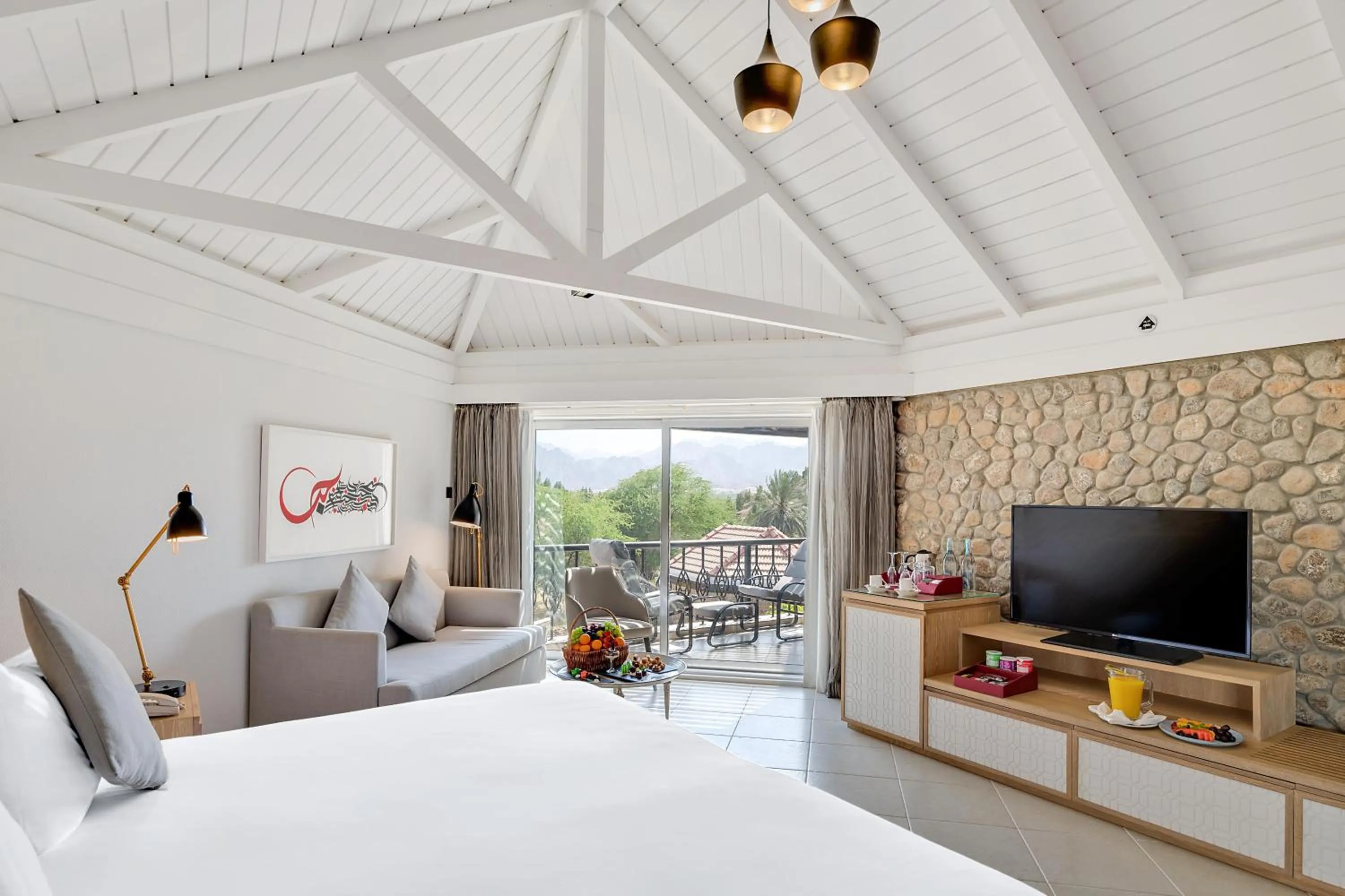 Premium Mountain View Room with Balcony in JA Hatta Fort Hotel