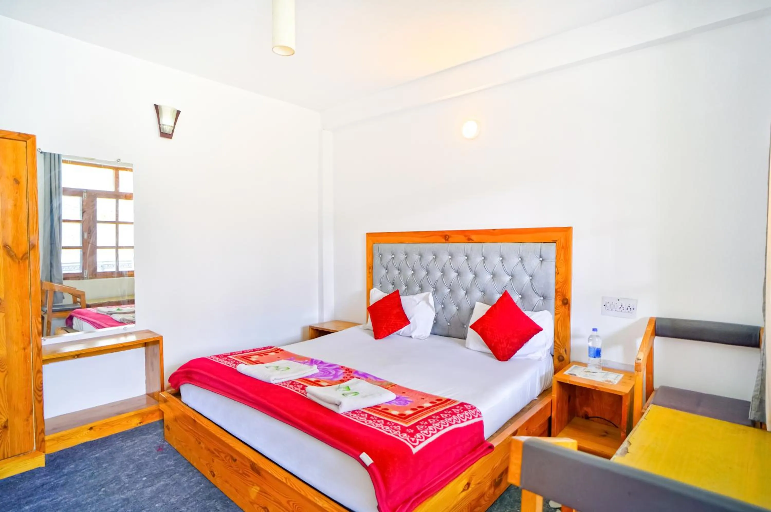 Deluxe King Room in Jungle by sturmfrei Manali