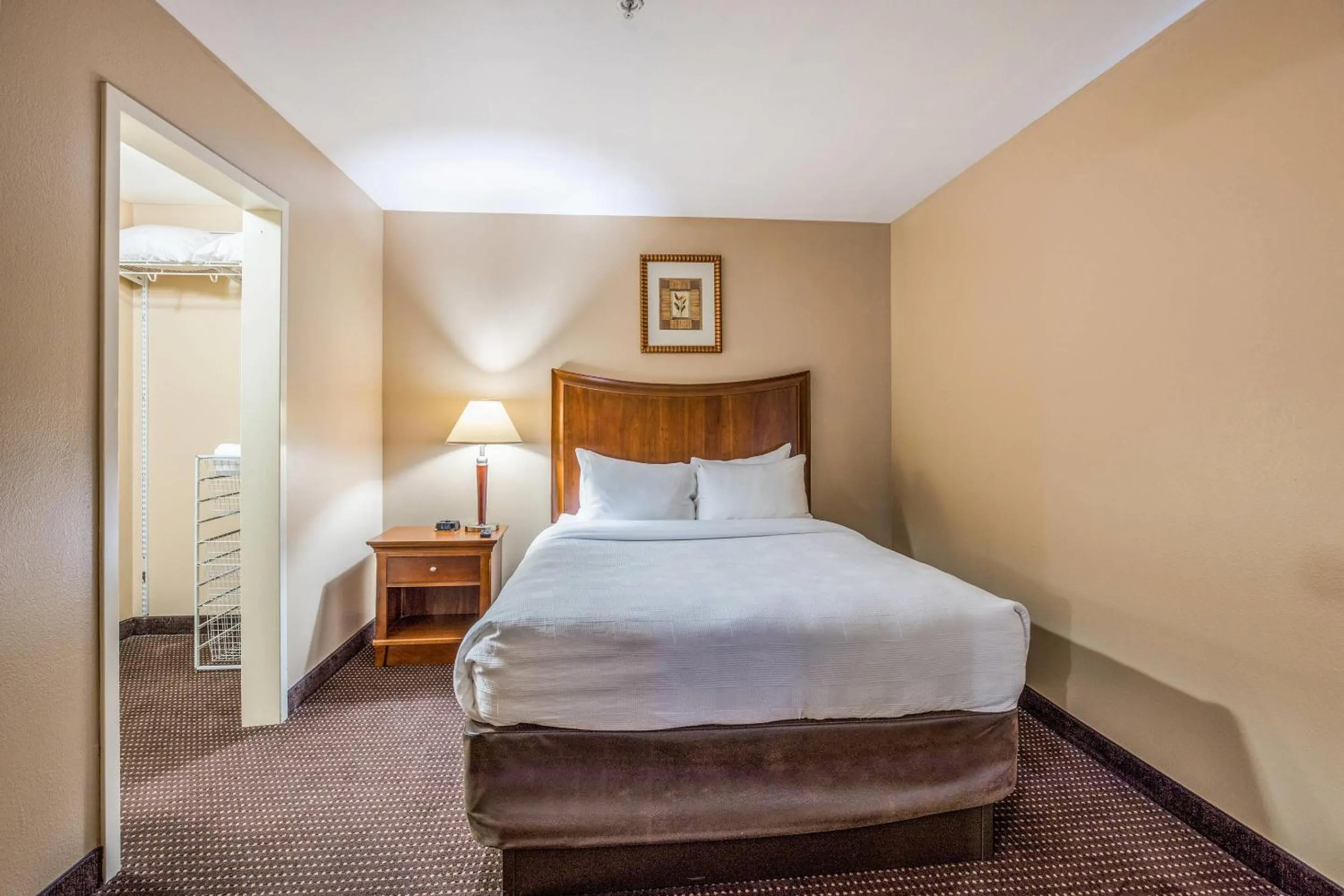 Efficiency Queen Suite with Sofa-Bed - Non-Smoking in MainStay Suites Port Saint Joe South