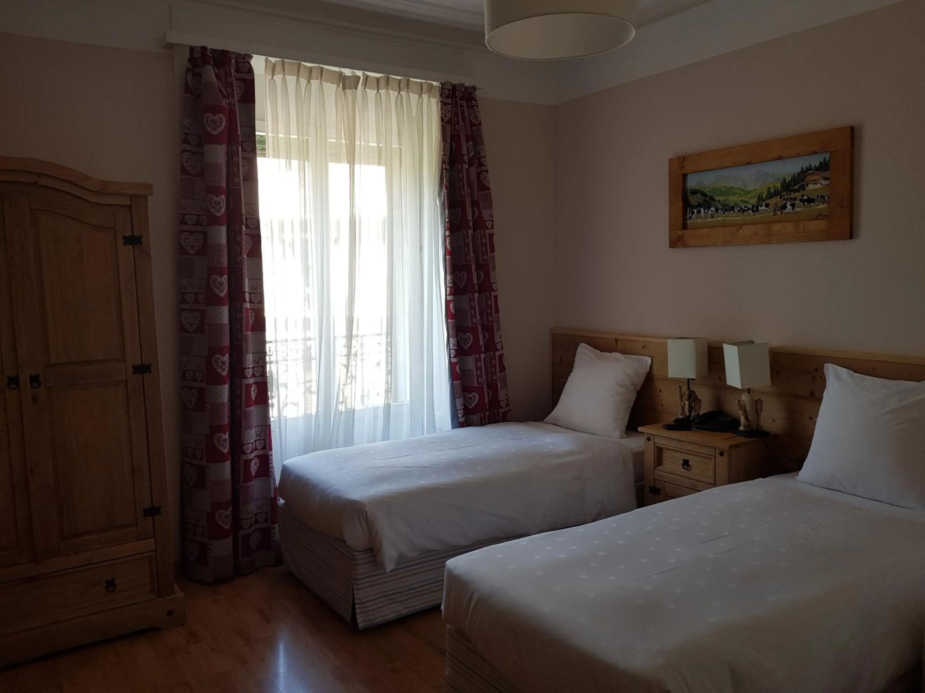 Twin Room in Hotel de Geneve