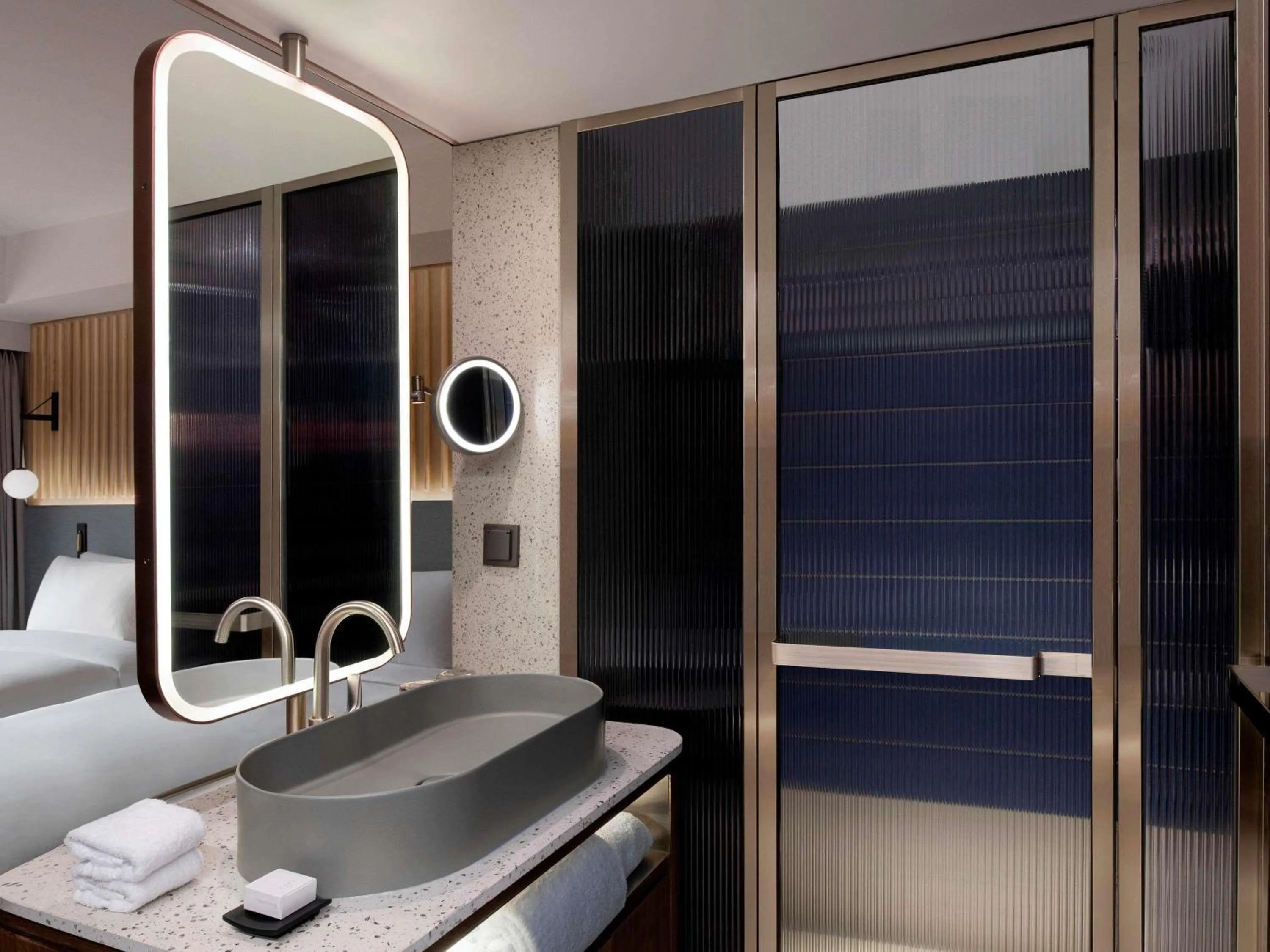 Signature Twin Room in Mondrian Seoul Itaewon