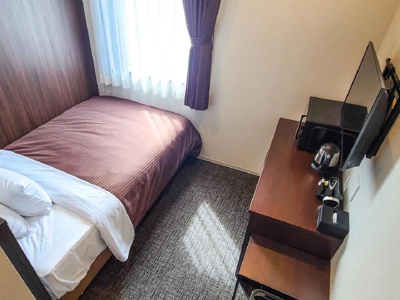  Double Room with Small Double Bed - single occupancy - Smoking in HOTEL LiVEMAX Akasaka GRANDE