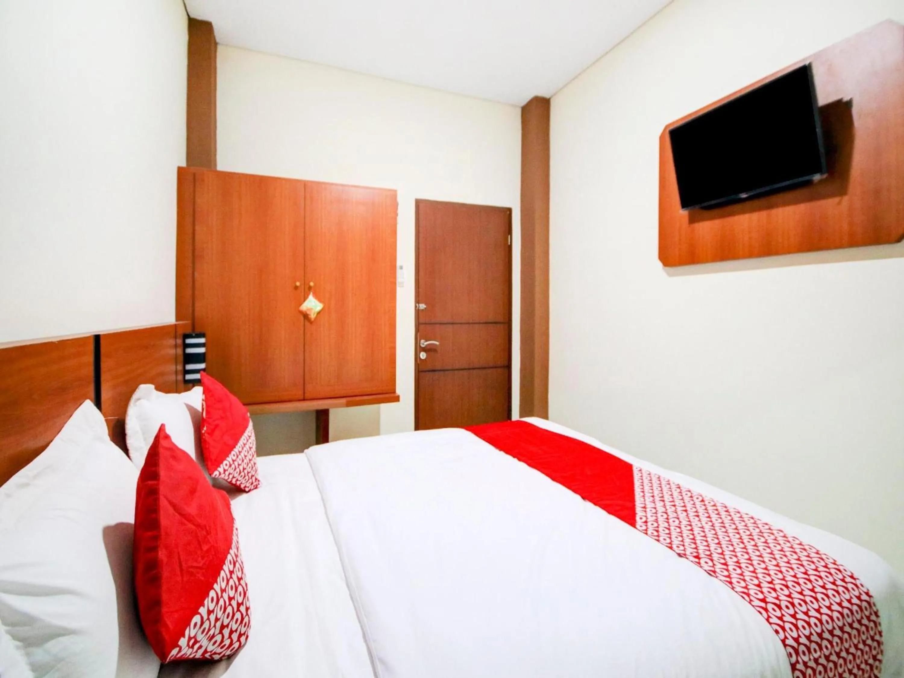 Deluxe Double Room in Hotel O Sean'S Residence Mansyur Near Universitas Sumatra Utara USU