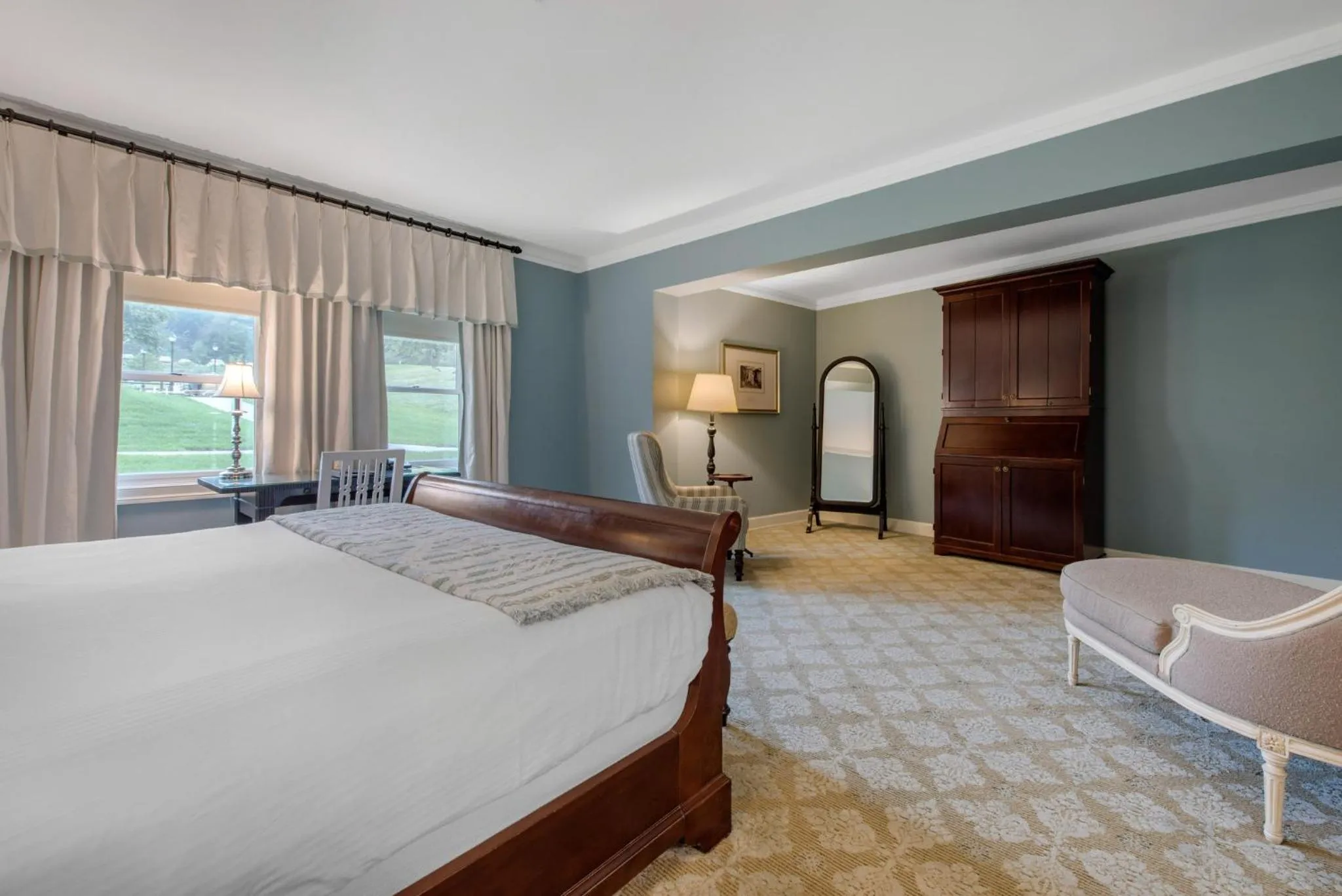 Deluxe Room - One King Bed in Omni Bedford Springs Resort & Spa