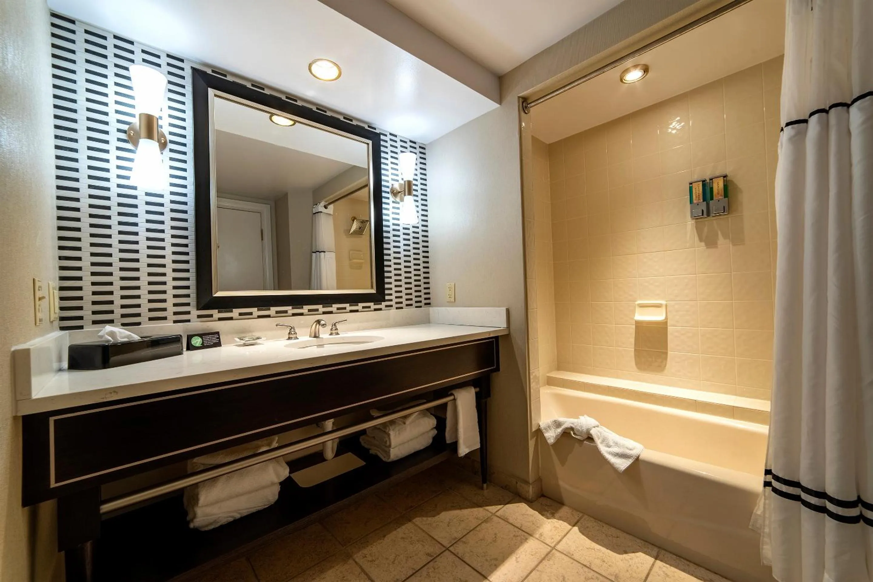 Deluxe King Room - Non-Smoking in Caesars Southern Indiana, A Caesars Destination