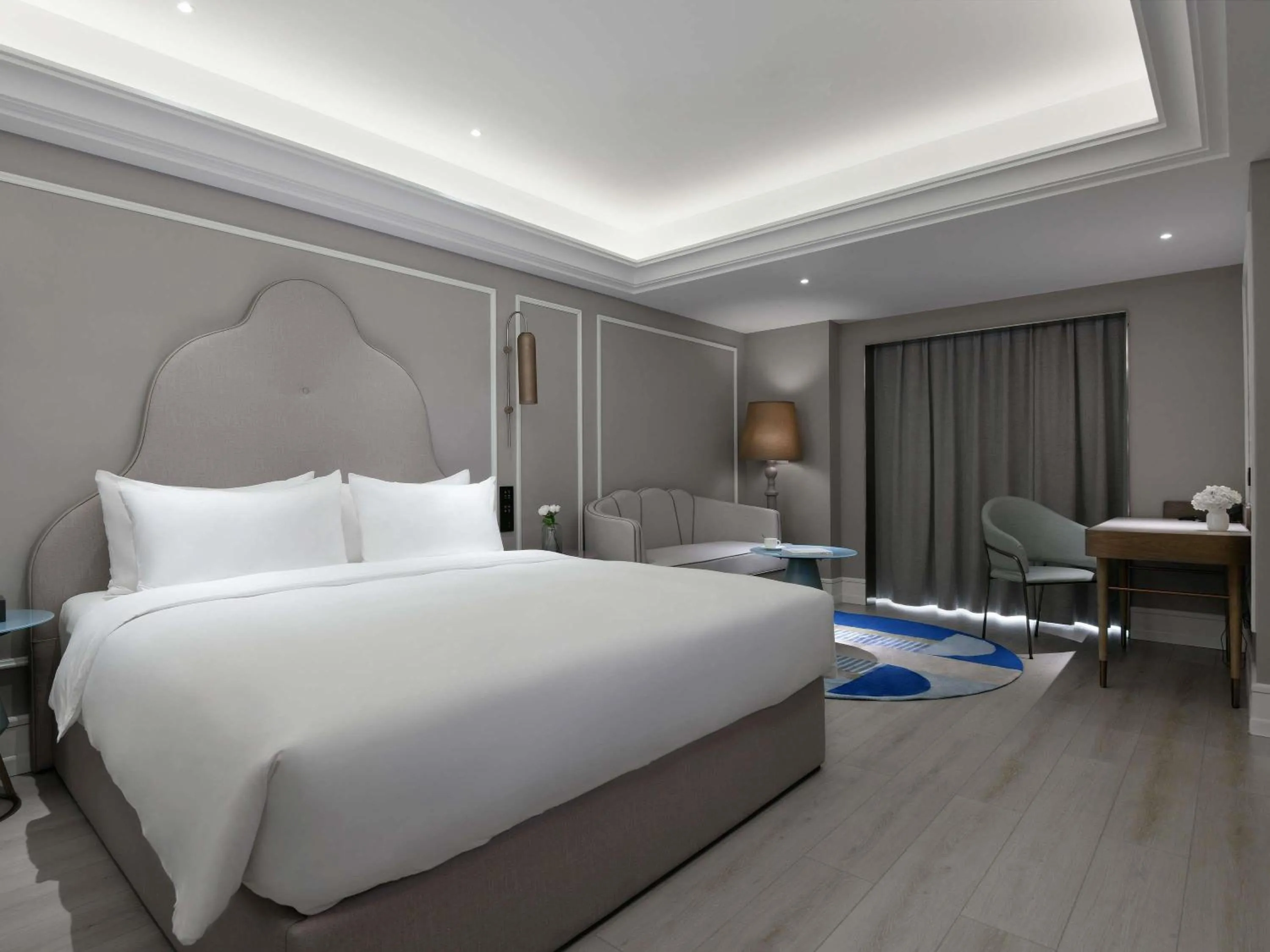 Executive King Suite in Mercure Chengdu Jiuyanqiao