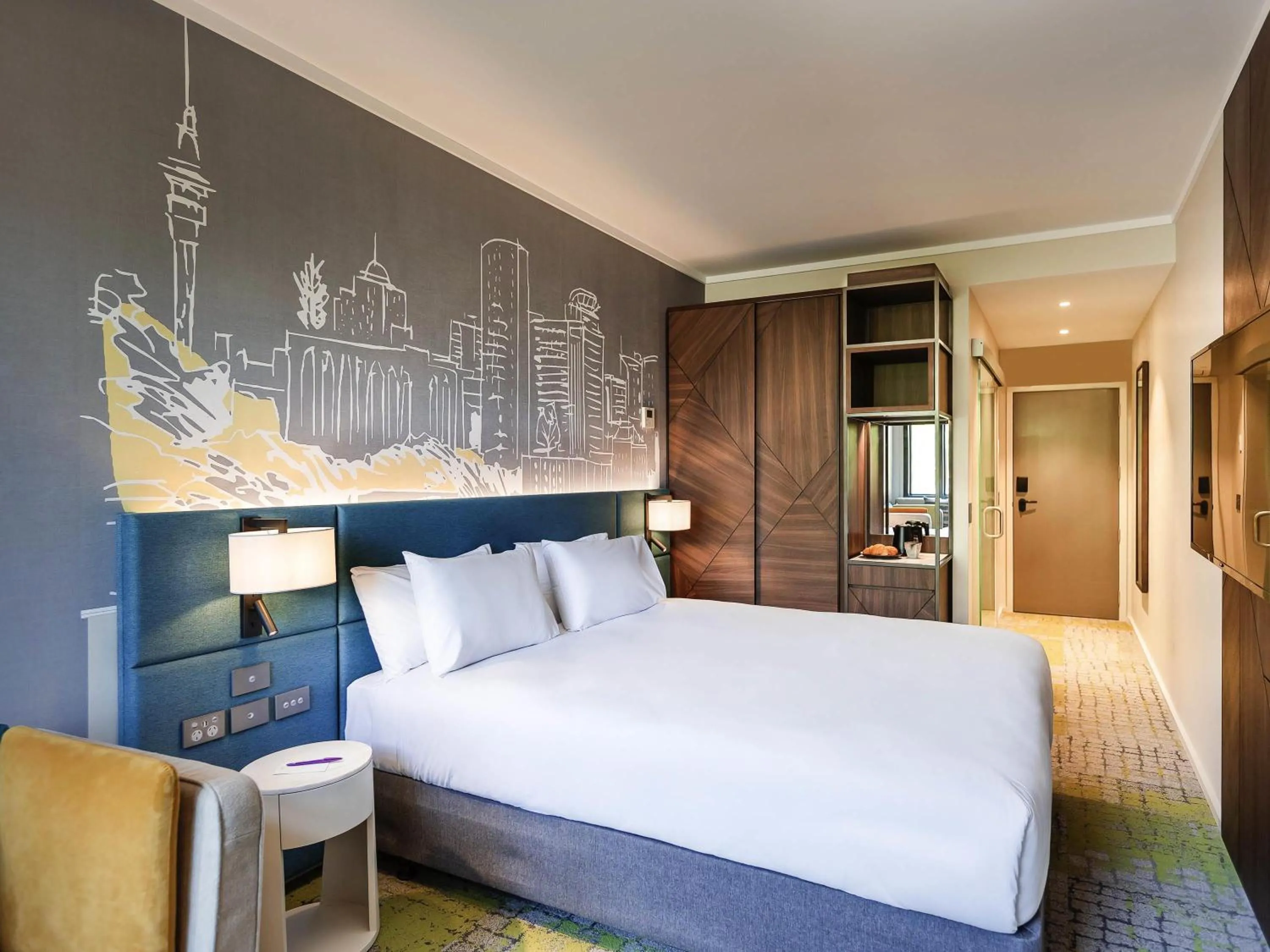 Standard King Room in Mercure Auckland Queen Street