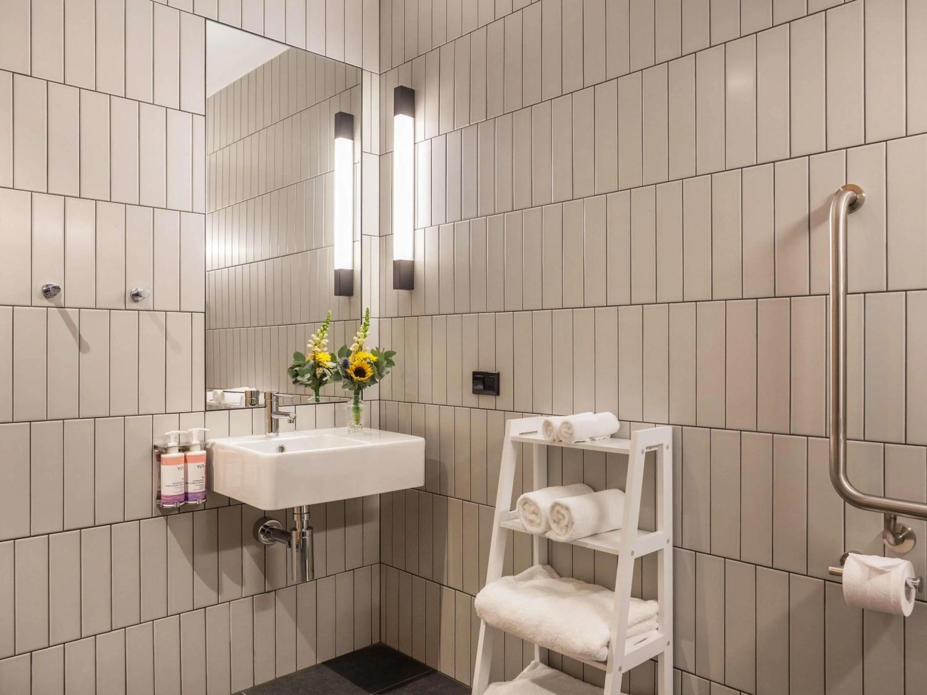 Accessible Interior Room with Two Queen Beds - single occupancy in Mövenpick Hotel Hobart