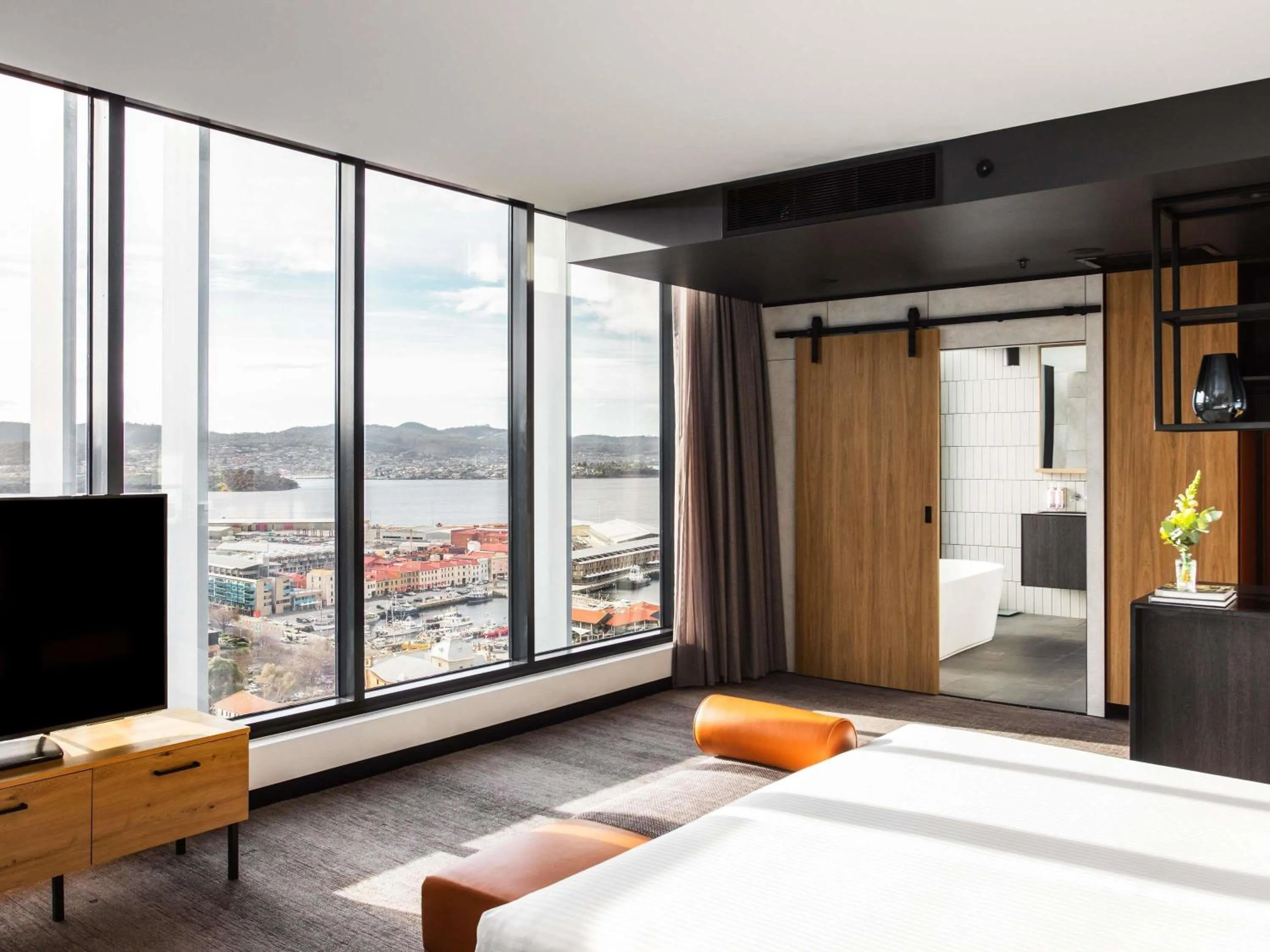 Suite Water Views with One King Bed in Mövenpick Hotel Hobart