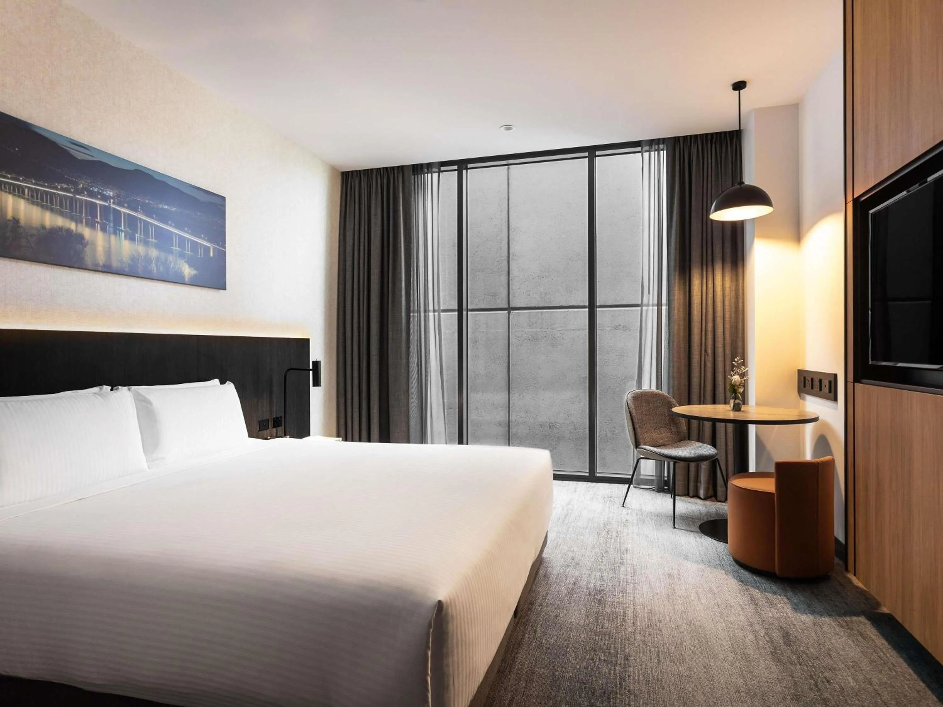 Accessible Interior King Room in Mövenpick Hotel Hobart