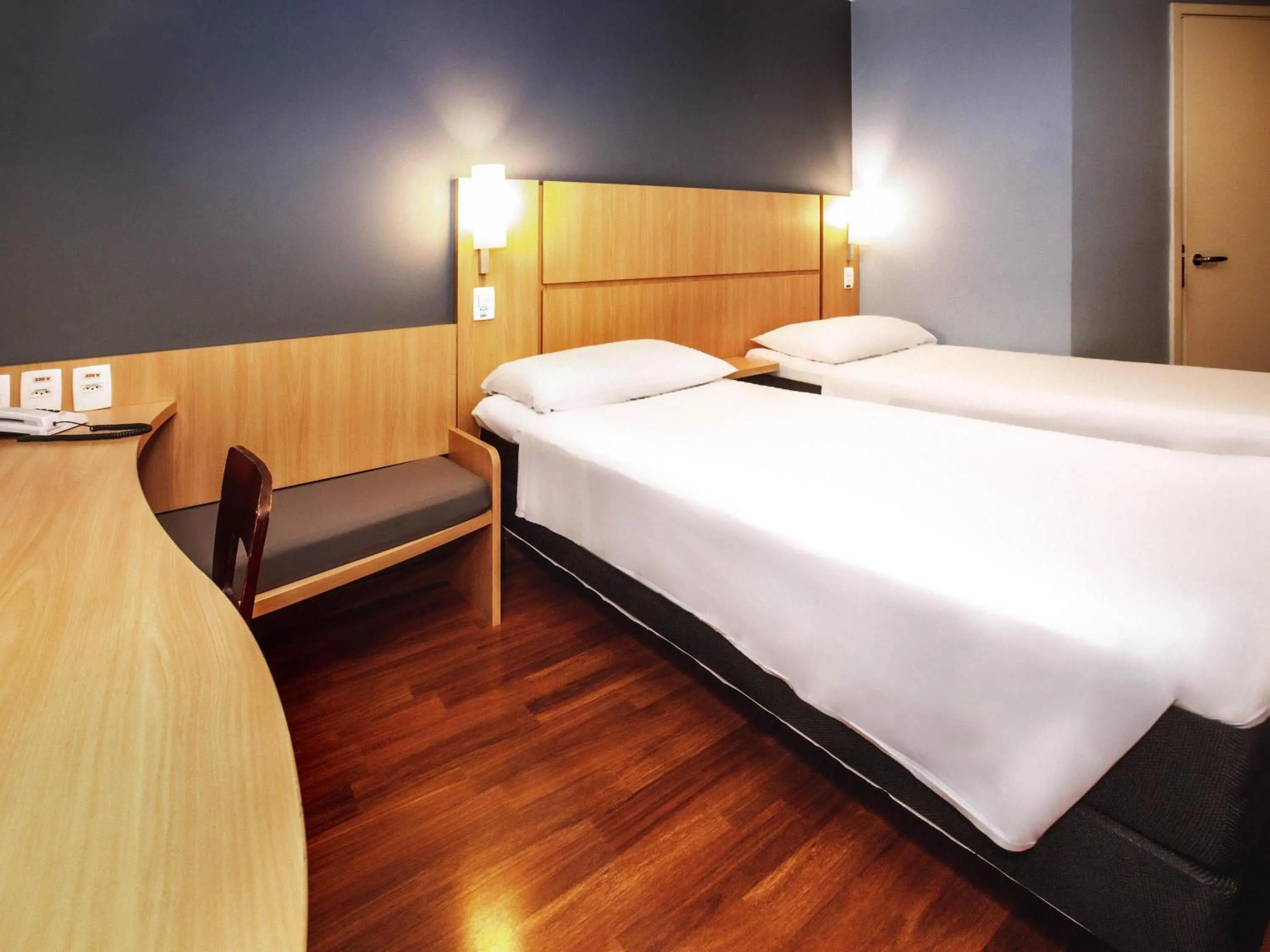 Standard Twin Room in Ibis Belo Horizonte Savassi