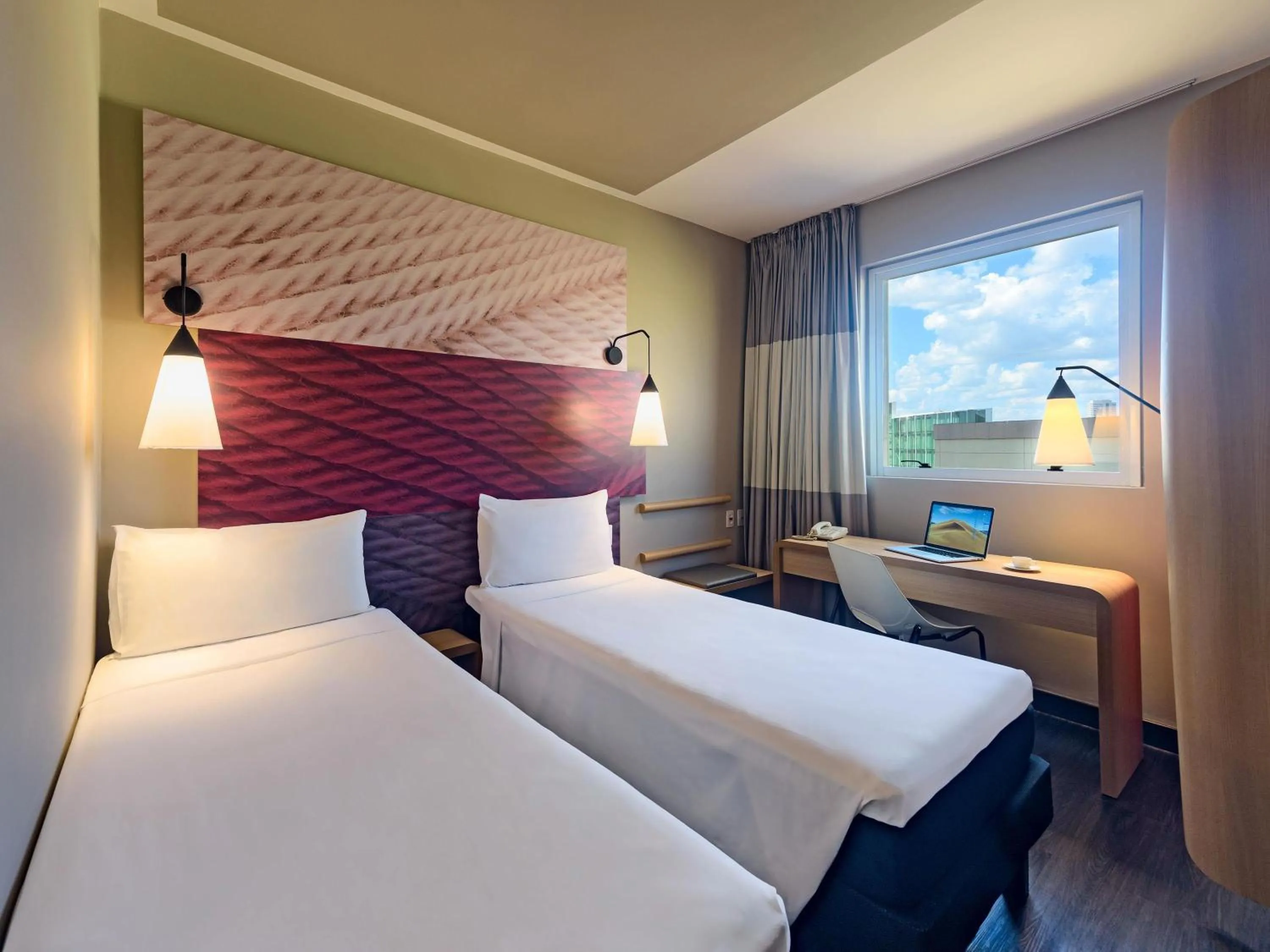 Twin Room in ibis Ribeirao Preto Shopping