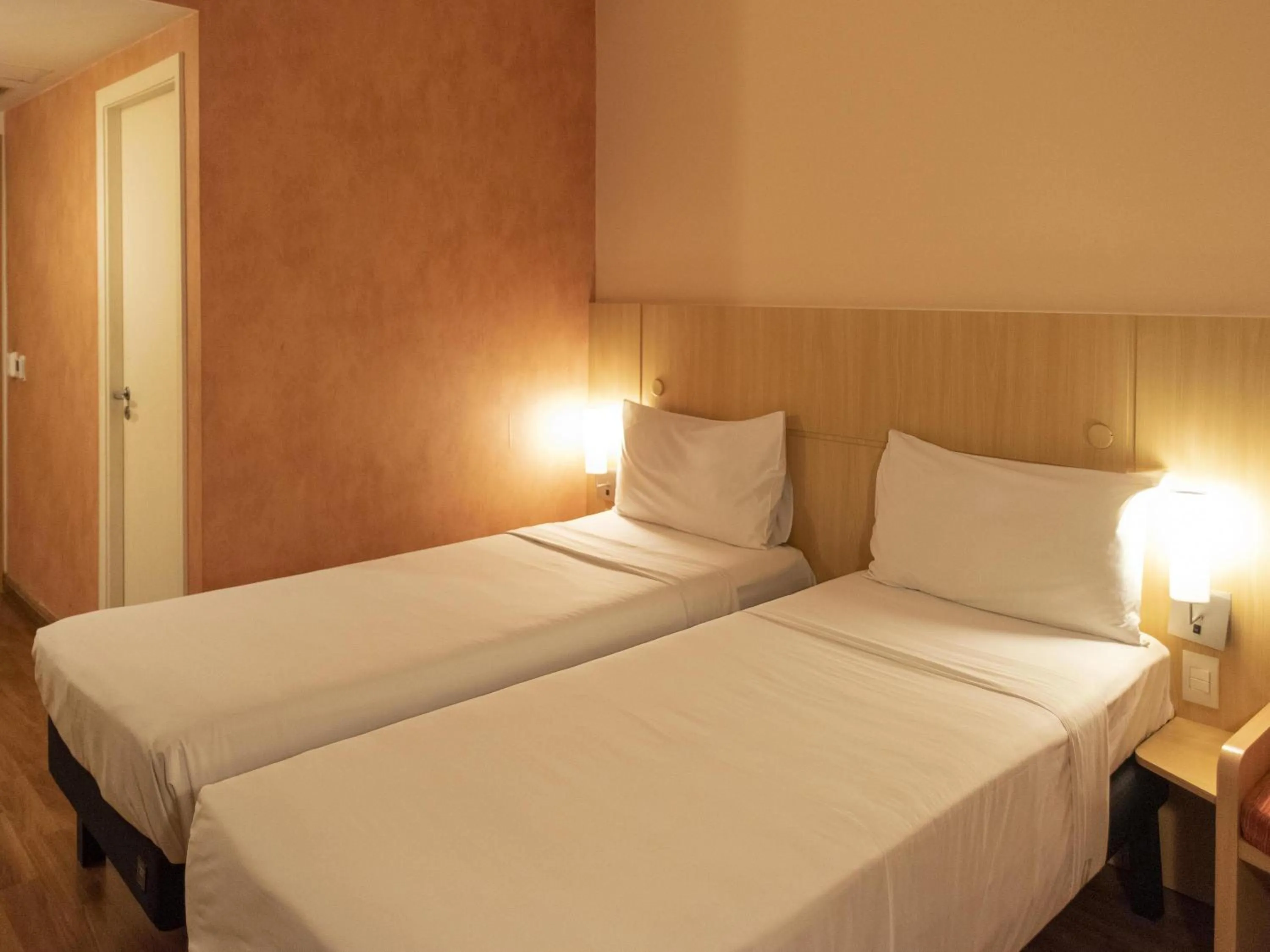 Standard Apartment with Twin Beds in ibis Sao Paulo Barra Funda