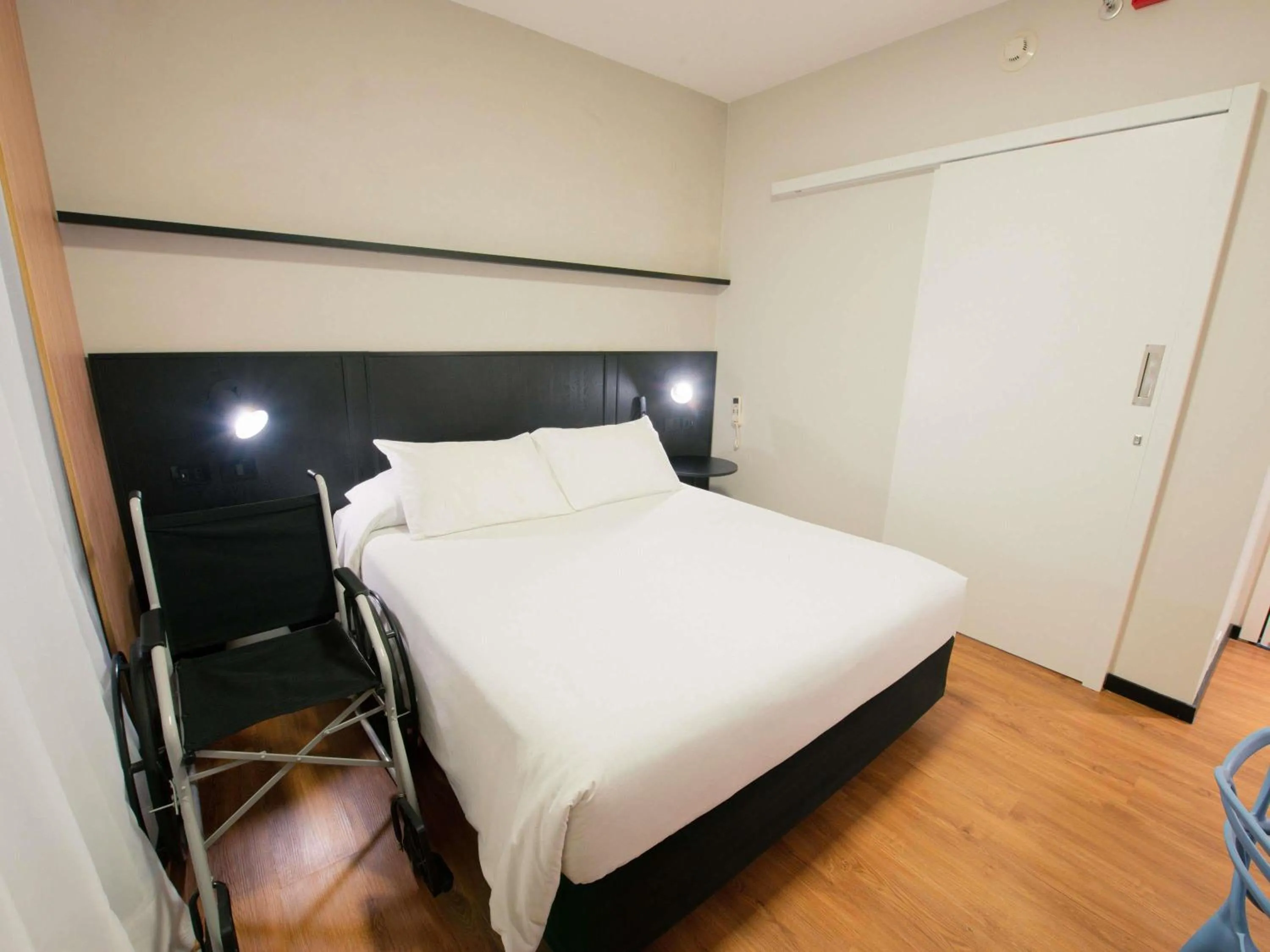Adapted Standard Double Room - single occupancy in ibis Curitiba Shopping