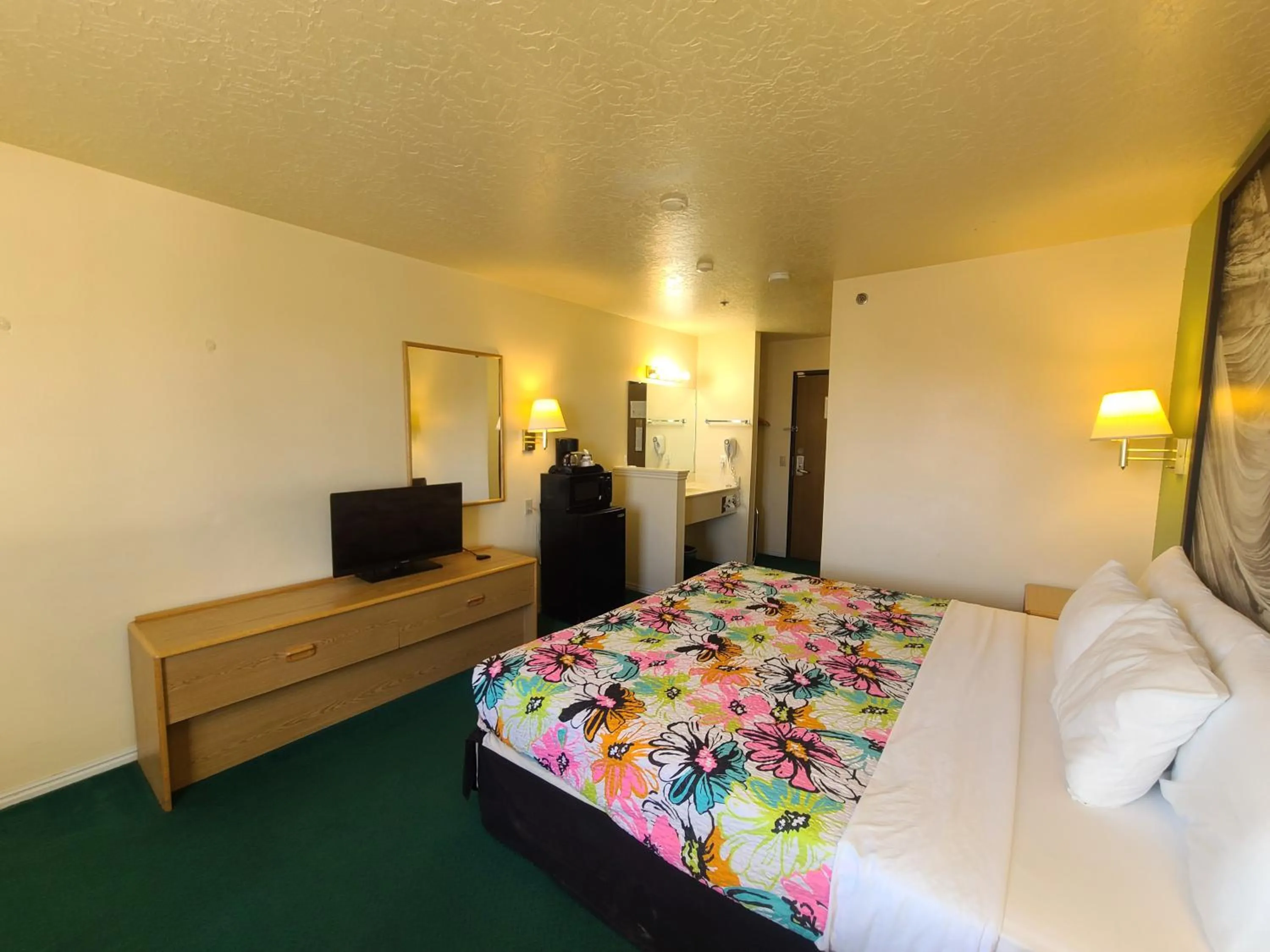 King Room in Horizon Hotel