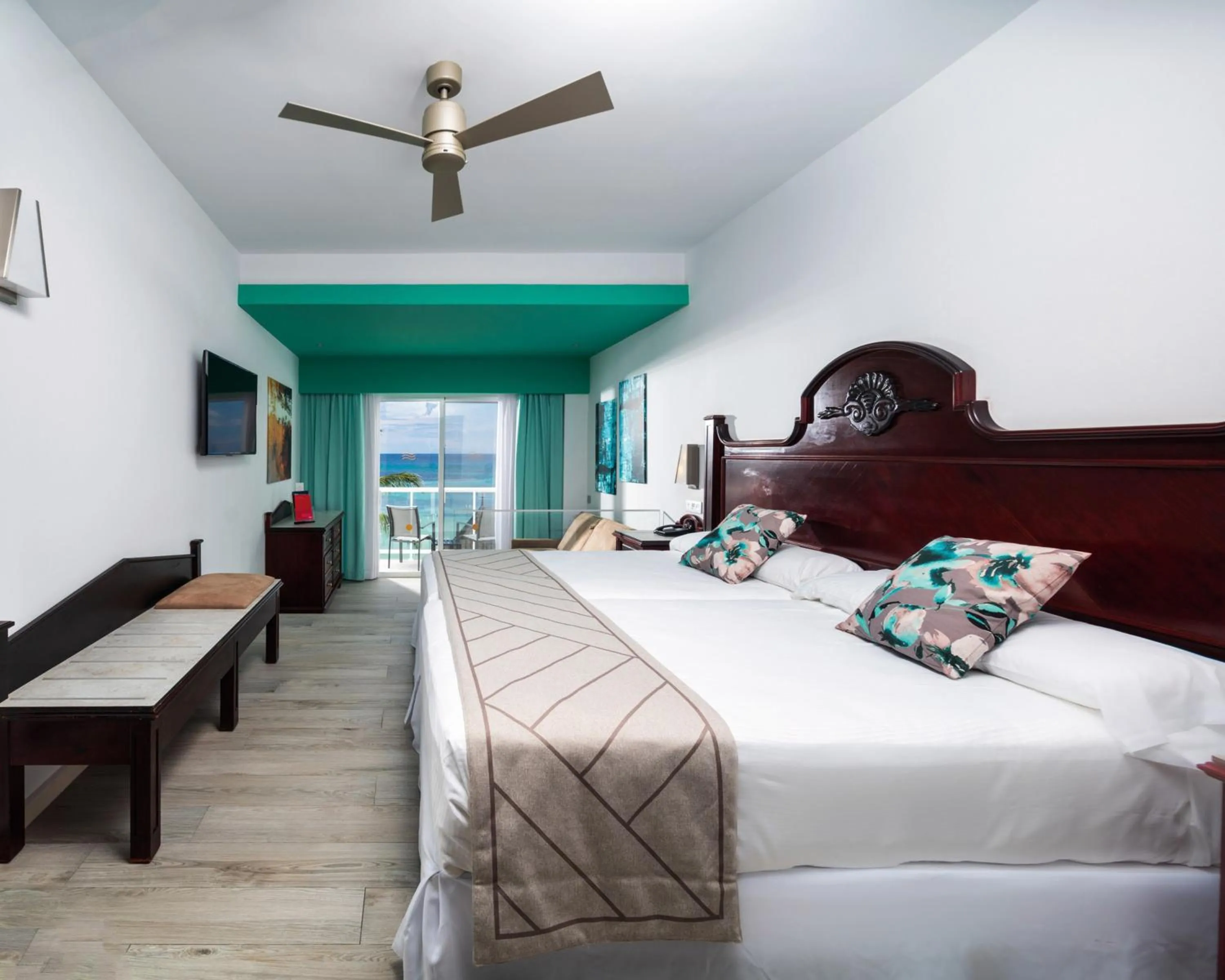 Junior Suite Ocean View - single occupancy in Riu Ocho Rios - All Inclusive