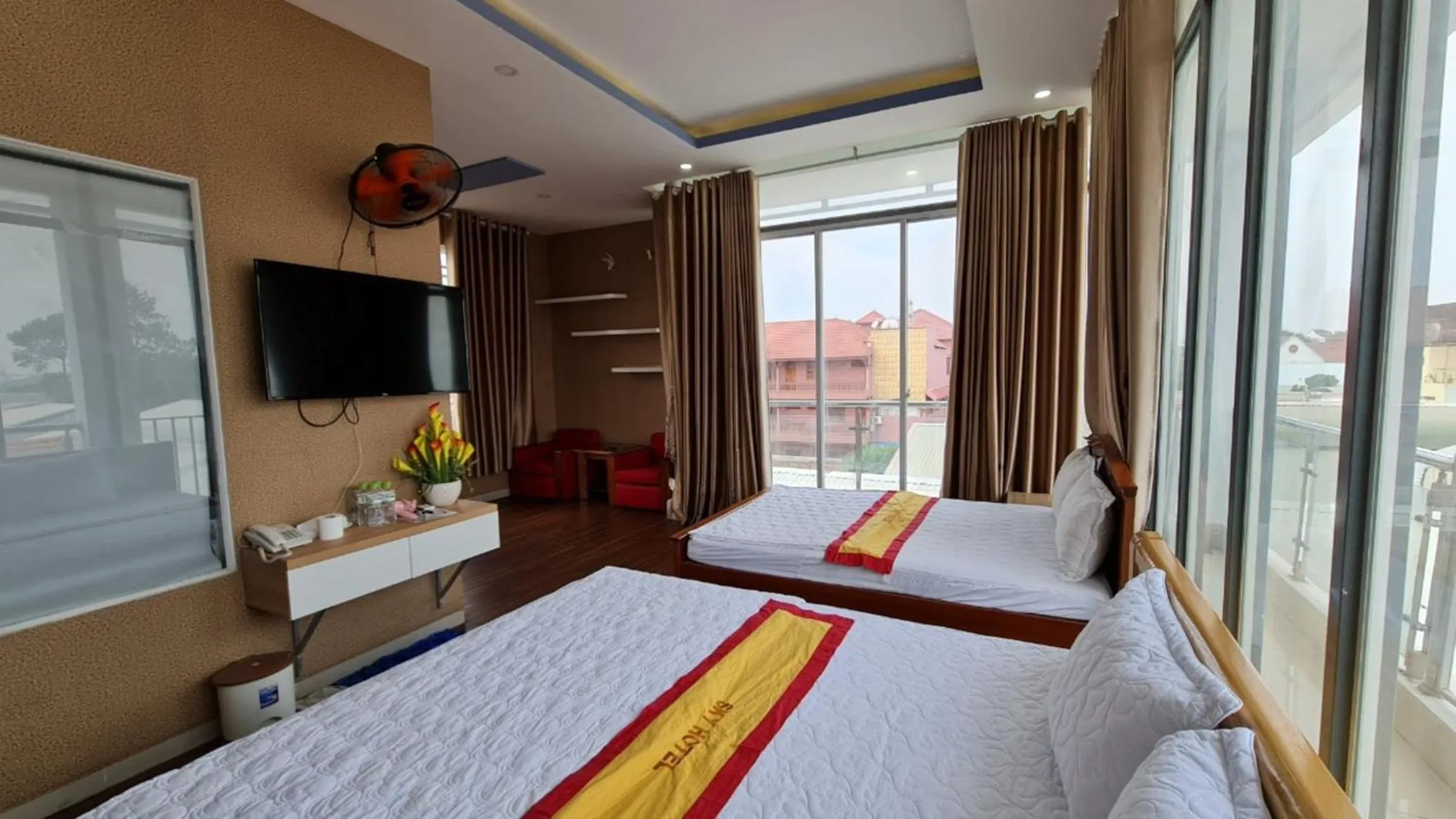 Superior Quadruple Room in Sky Hotel