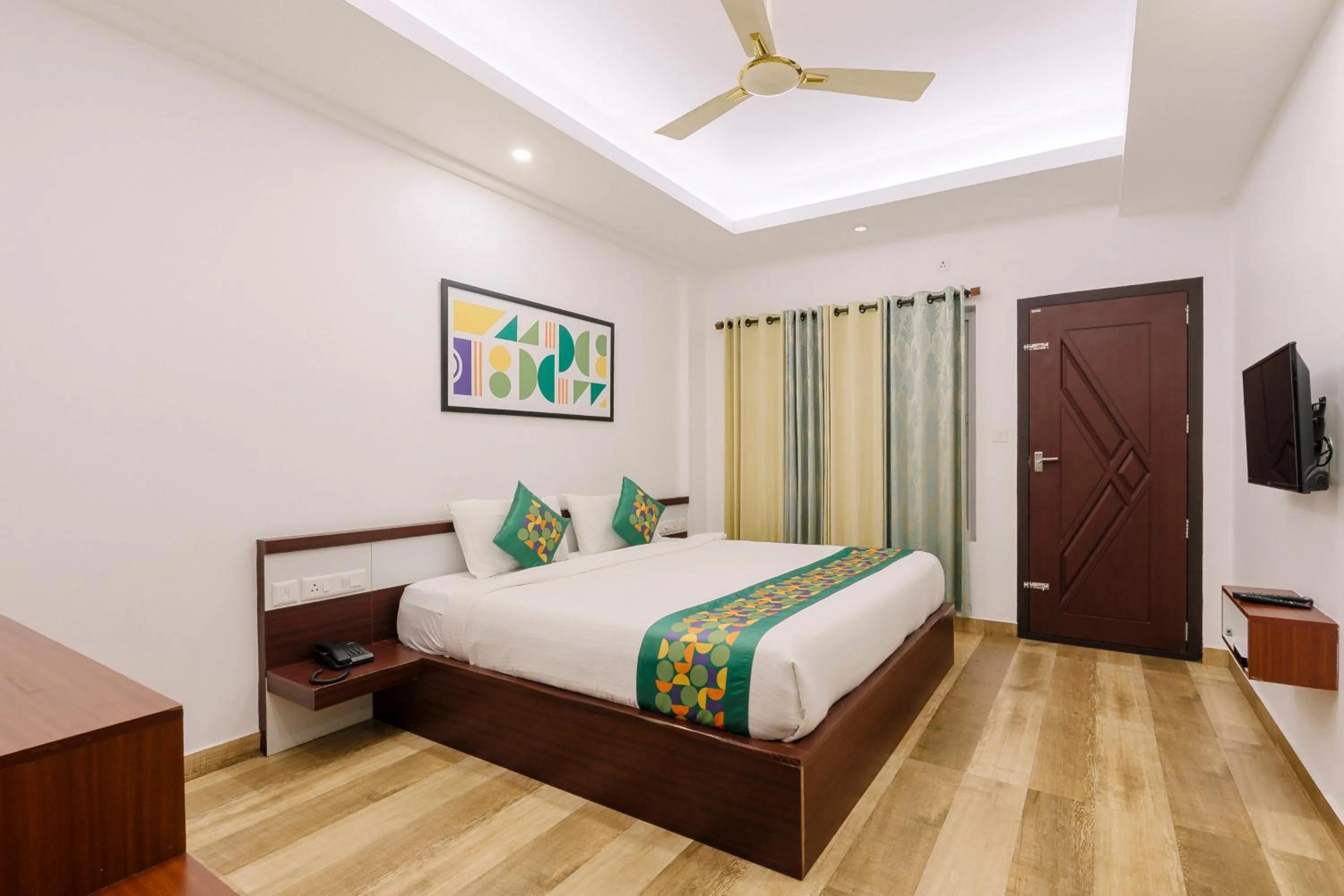 Deluxe Room with Mountain View - single occupancy in Treebo Wanderlust Residency With Mountain View