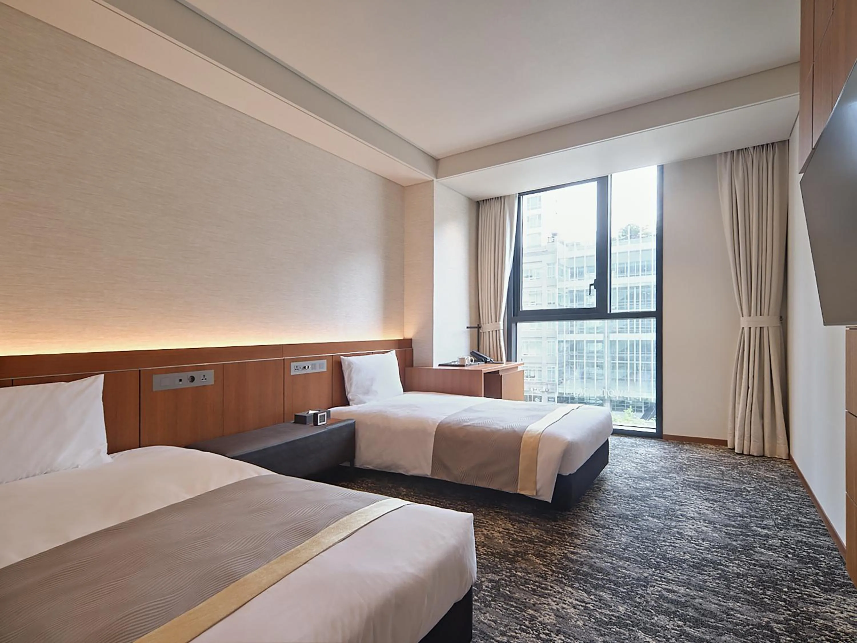 Twin Room - Disability Access in Roynet Hotel Seoul Mapo