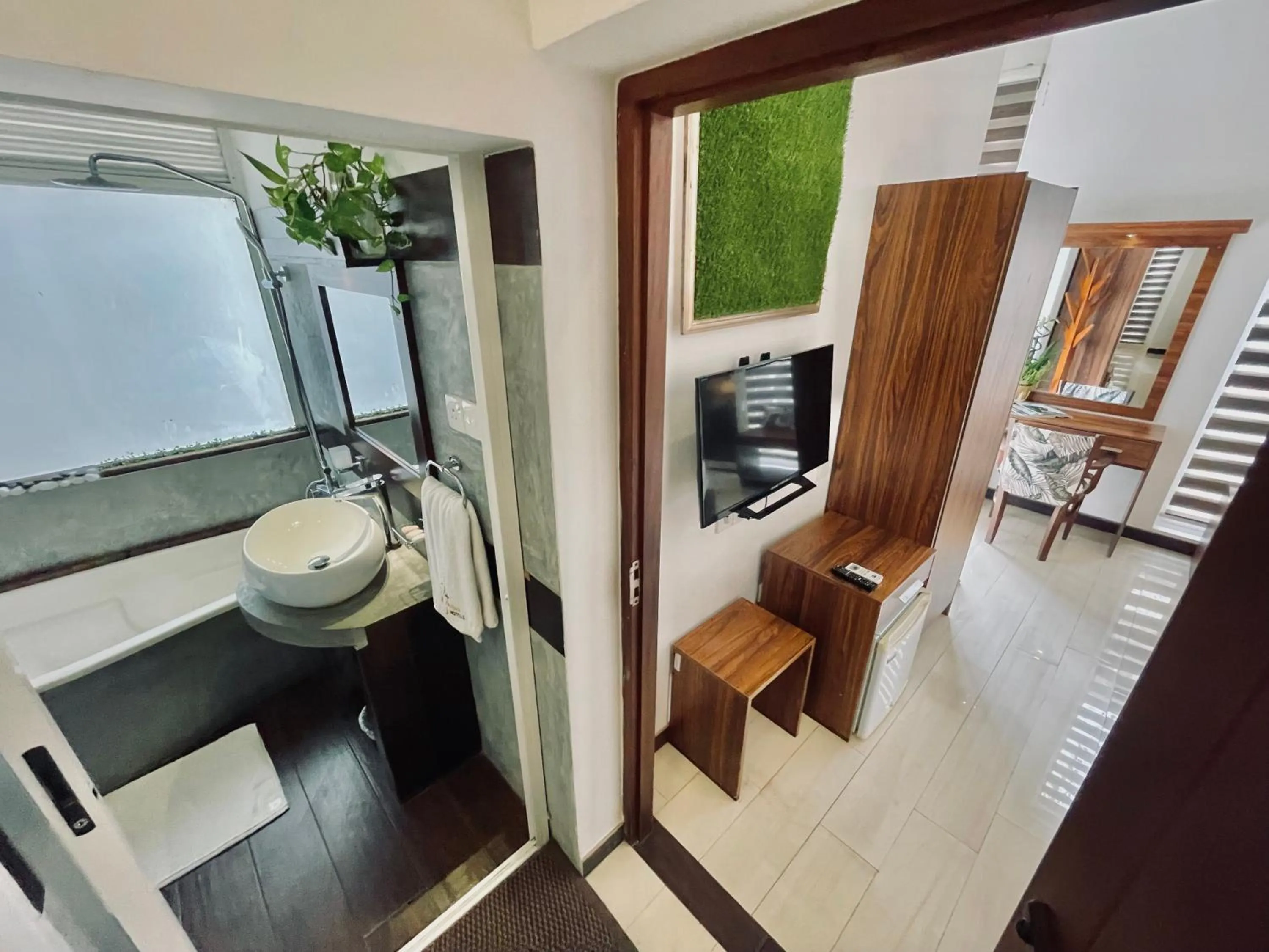 Family Room with Garden View in 8 Plus Motels