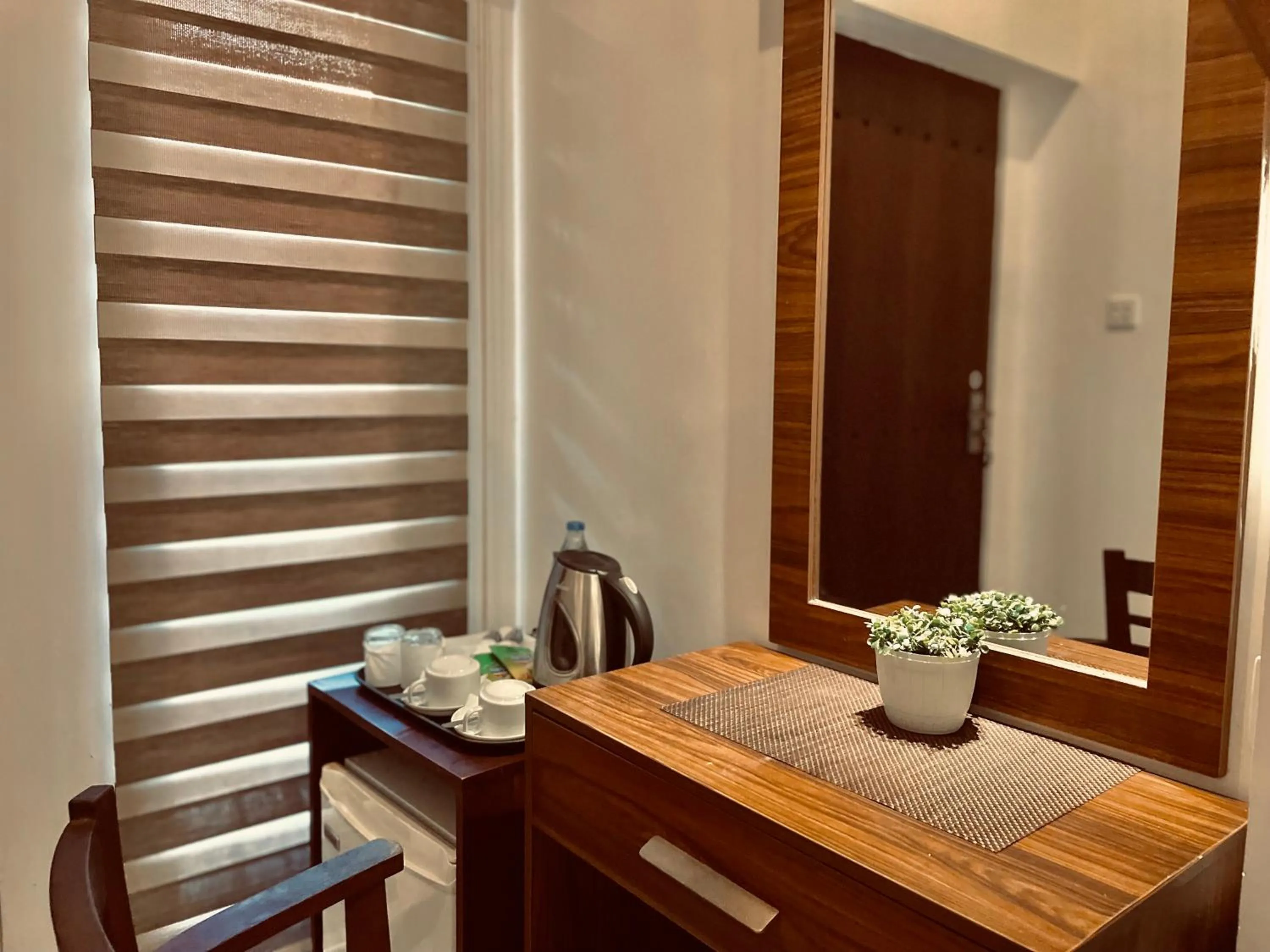 Deluxe Single Room - single occupancy in 8 Plus Motels