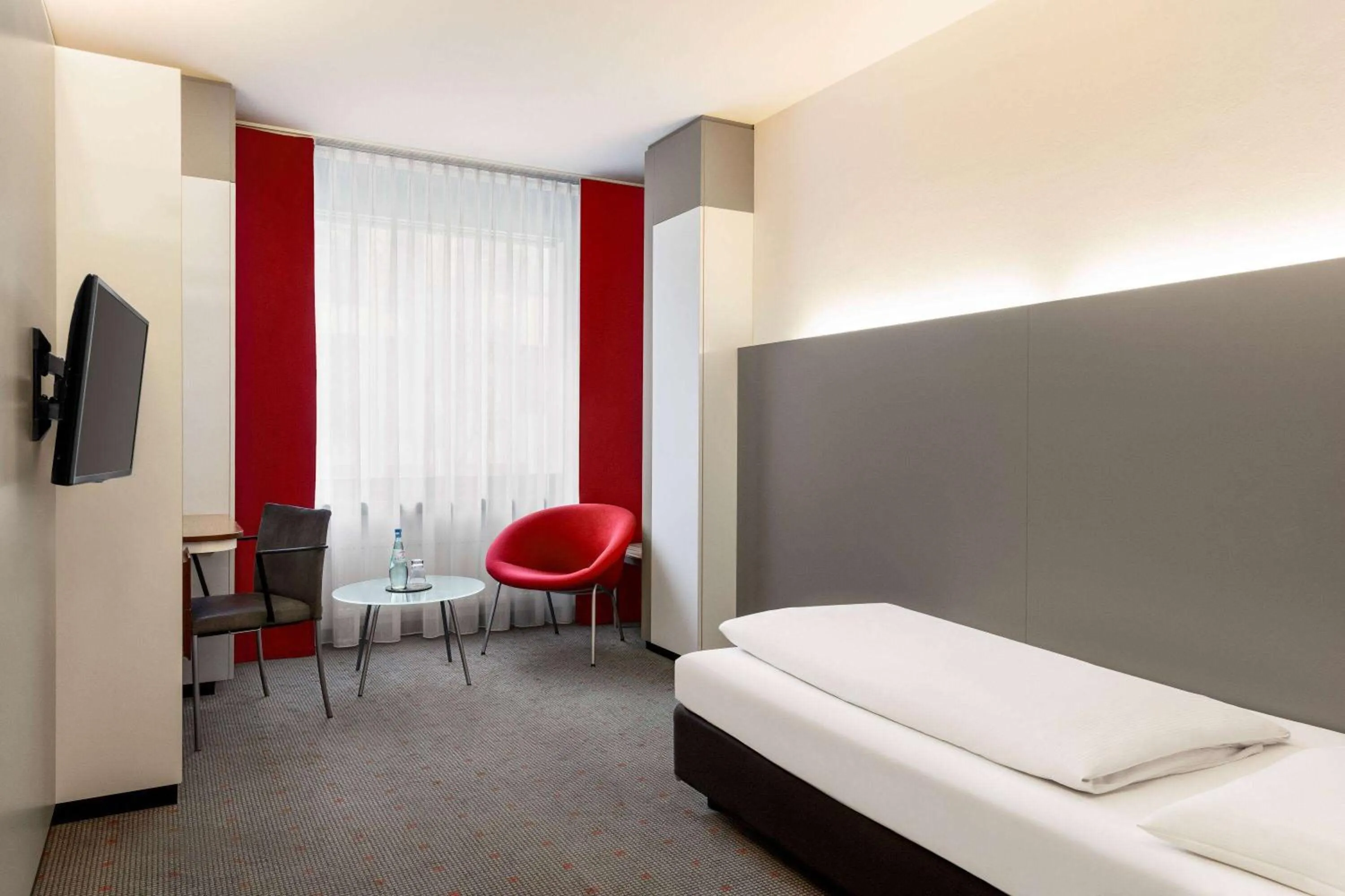 Comfort Single Room in Vienna House Easy by Wyndham Stuttgart