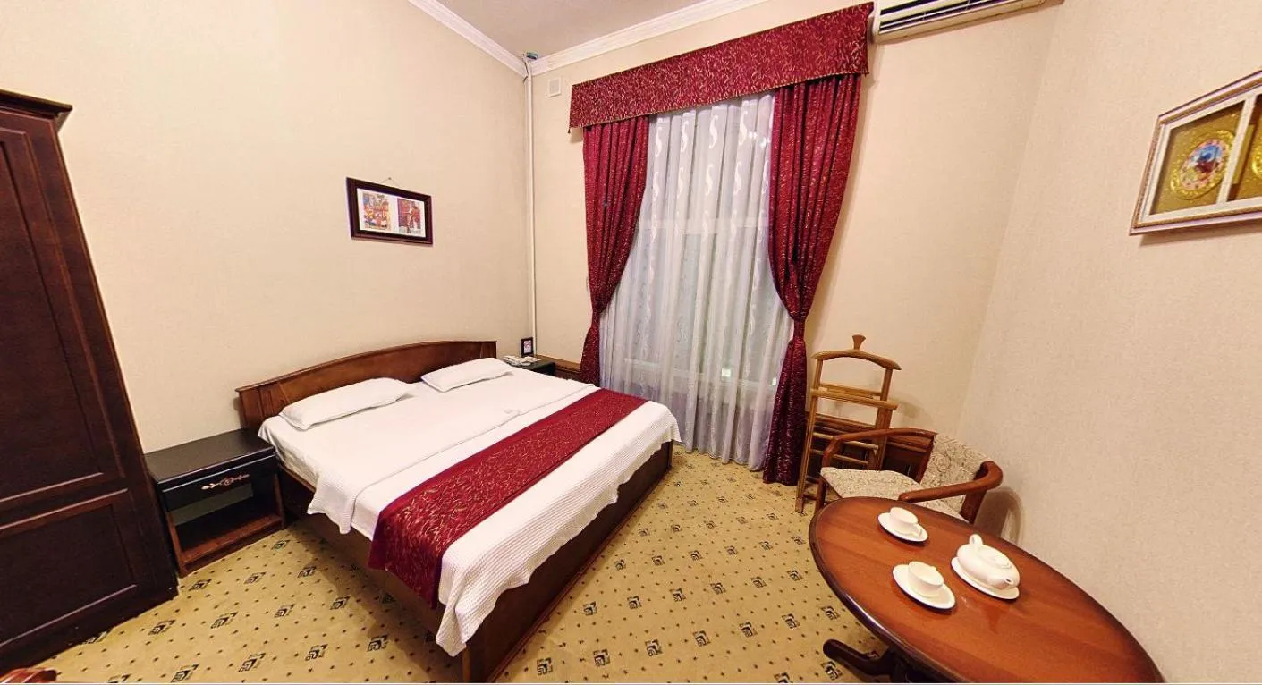 Double or Twin Room with Shower - single occupancy in Mixt Royal Palace