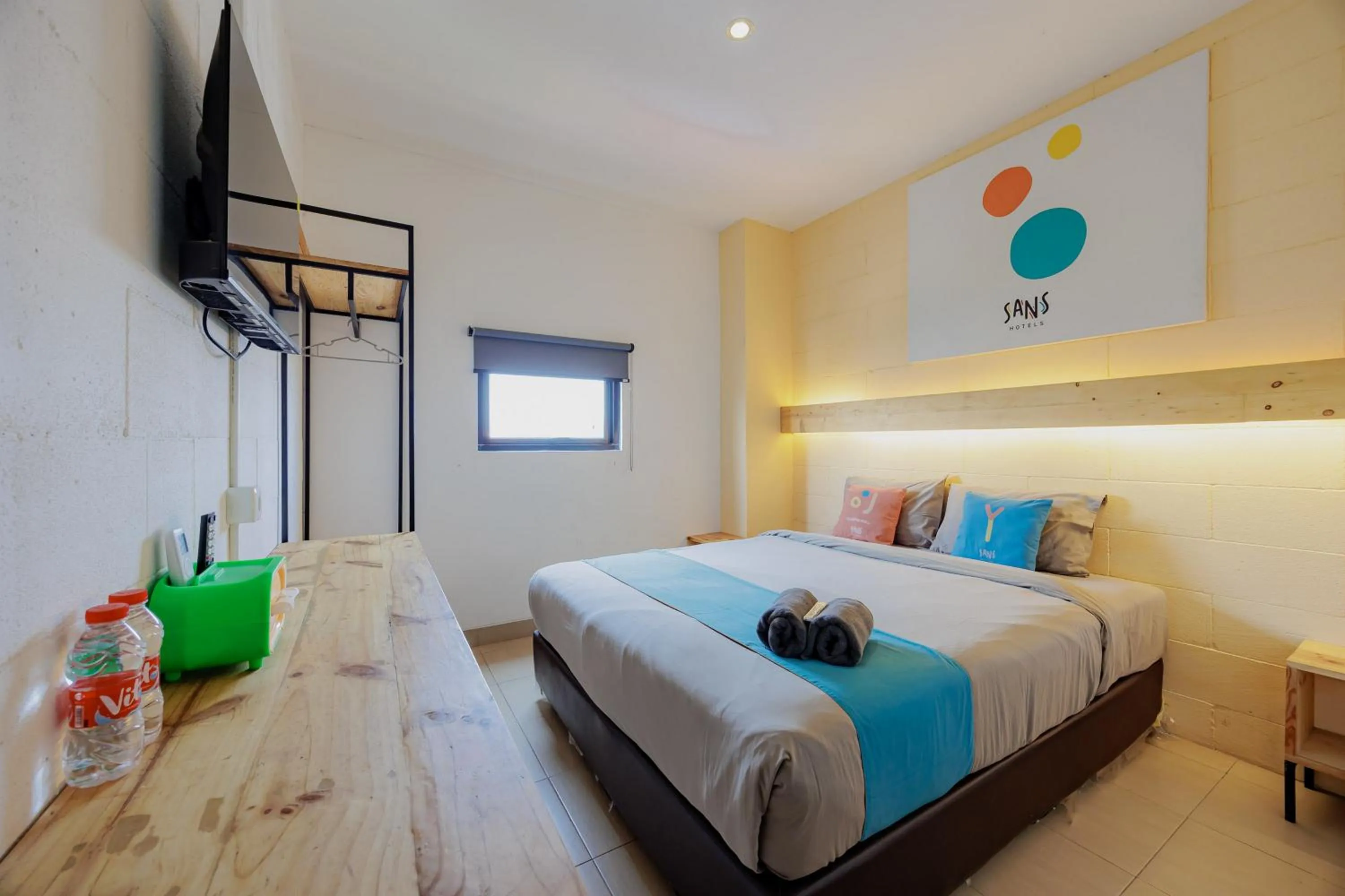 Superior Queen Room in Sans Hotel Roxy Jakarta