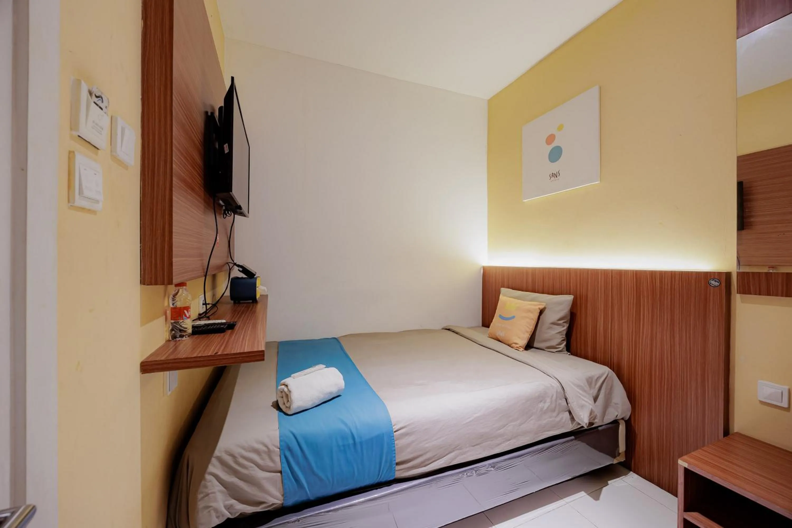Single Room - single occupancy in Sans Hotel Roxy Jakarta