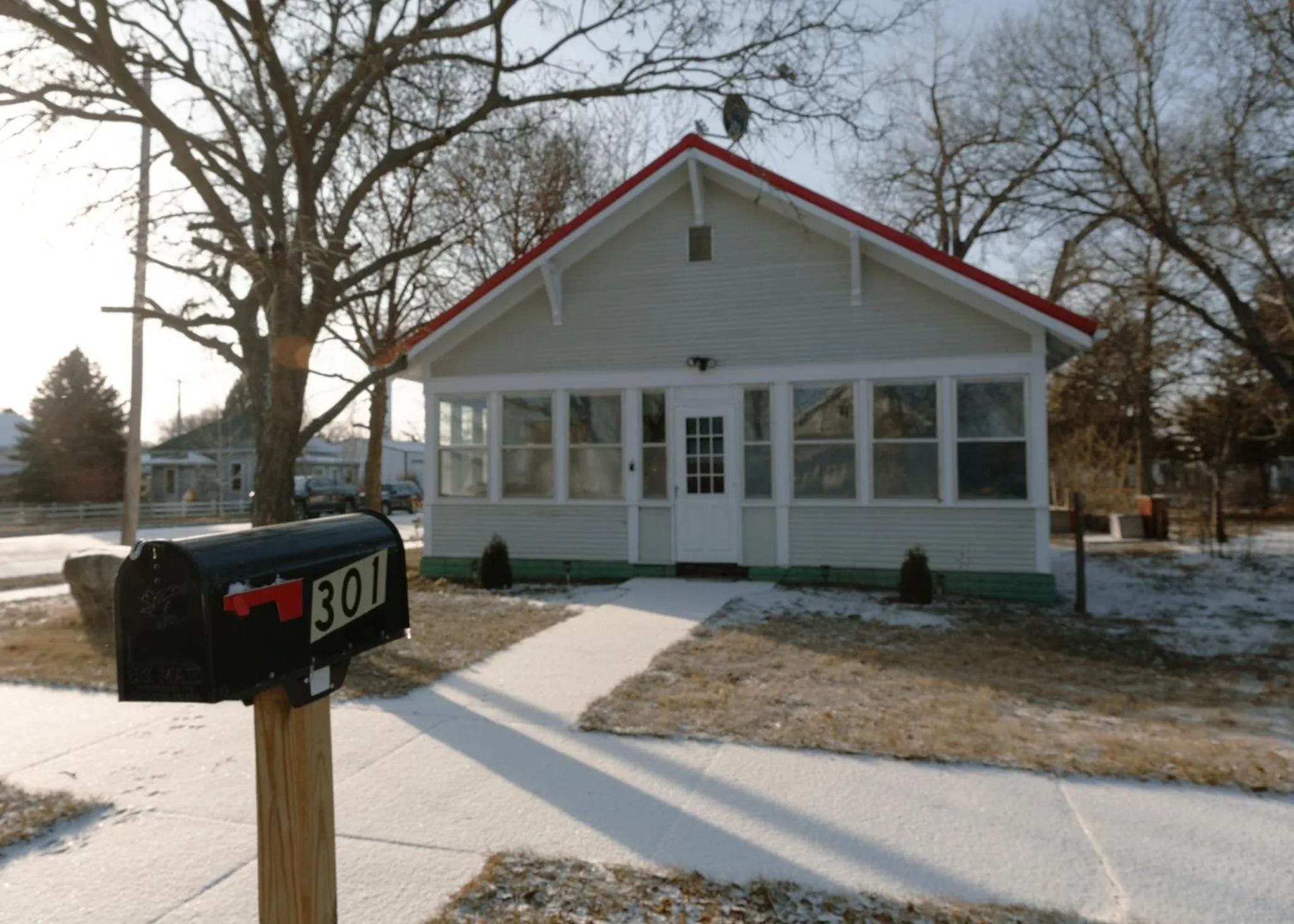 Two-Bedroom House in East Side Motel & Cabins