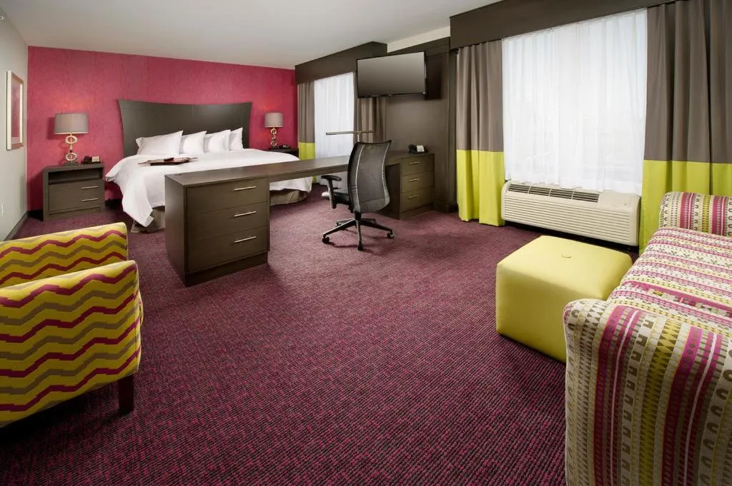 King Studio Suite with Sofa Bed - Hearing Access/Non-Smoking in Hampton Inn & Suites - Buffalo Airport
