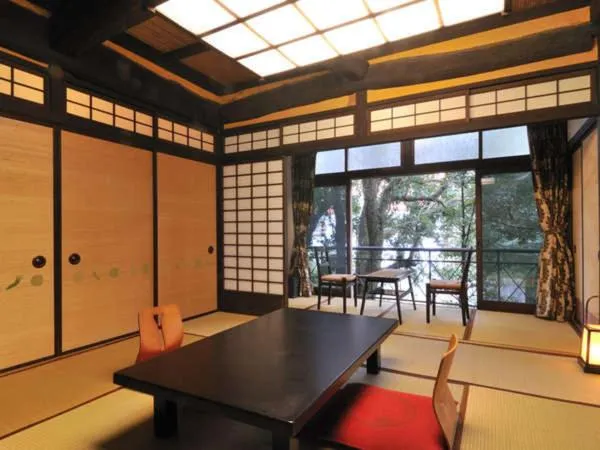 Standard Japanese-Style Room in Shirakabe