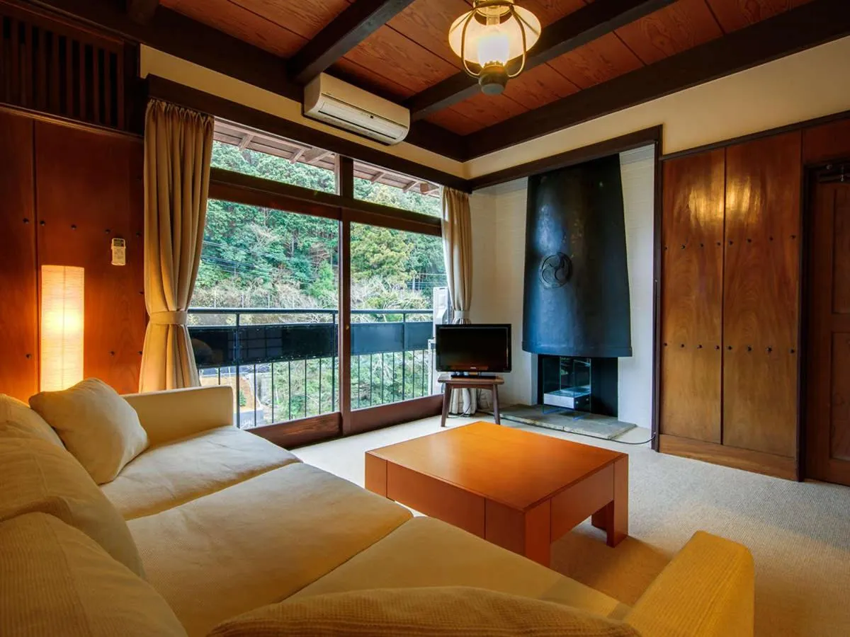 Standard Twin Room in Shirakabe