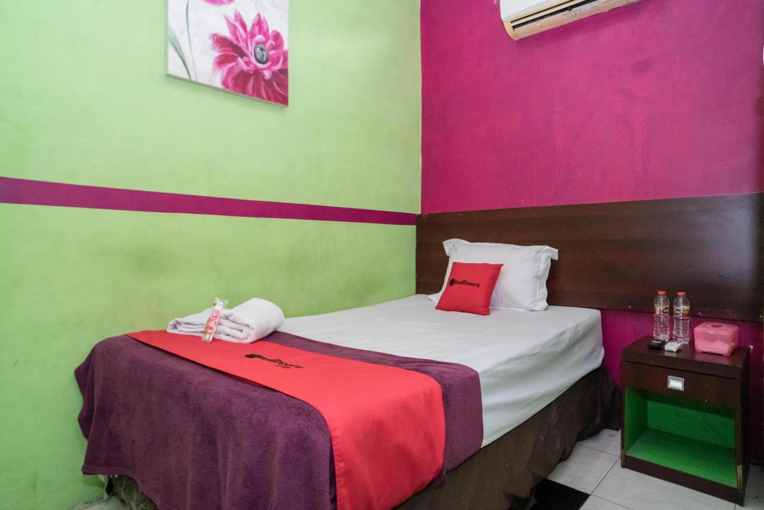 Standard Double Room in RedDoorz near Uniska Banjarmasin