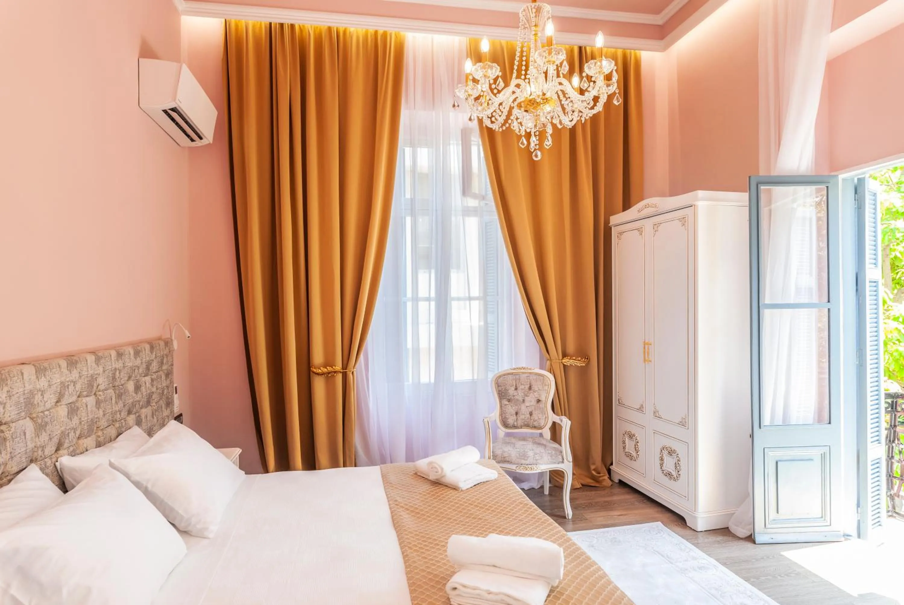 Executive Suite with Balcony in Via Villa Iliotti Rhodos