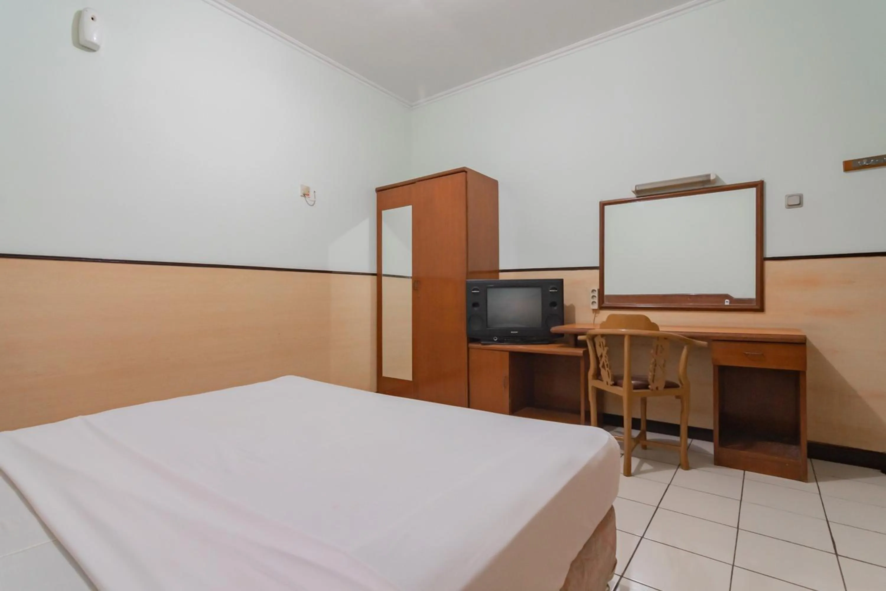 Standard Double Room in KoolKost near Bandung Station