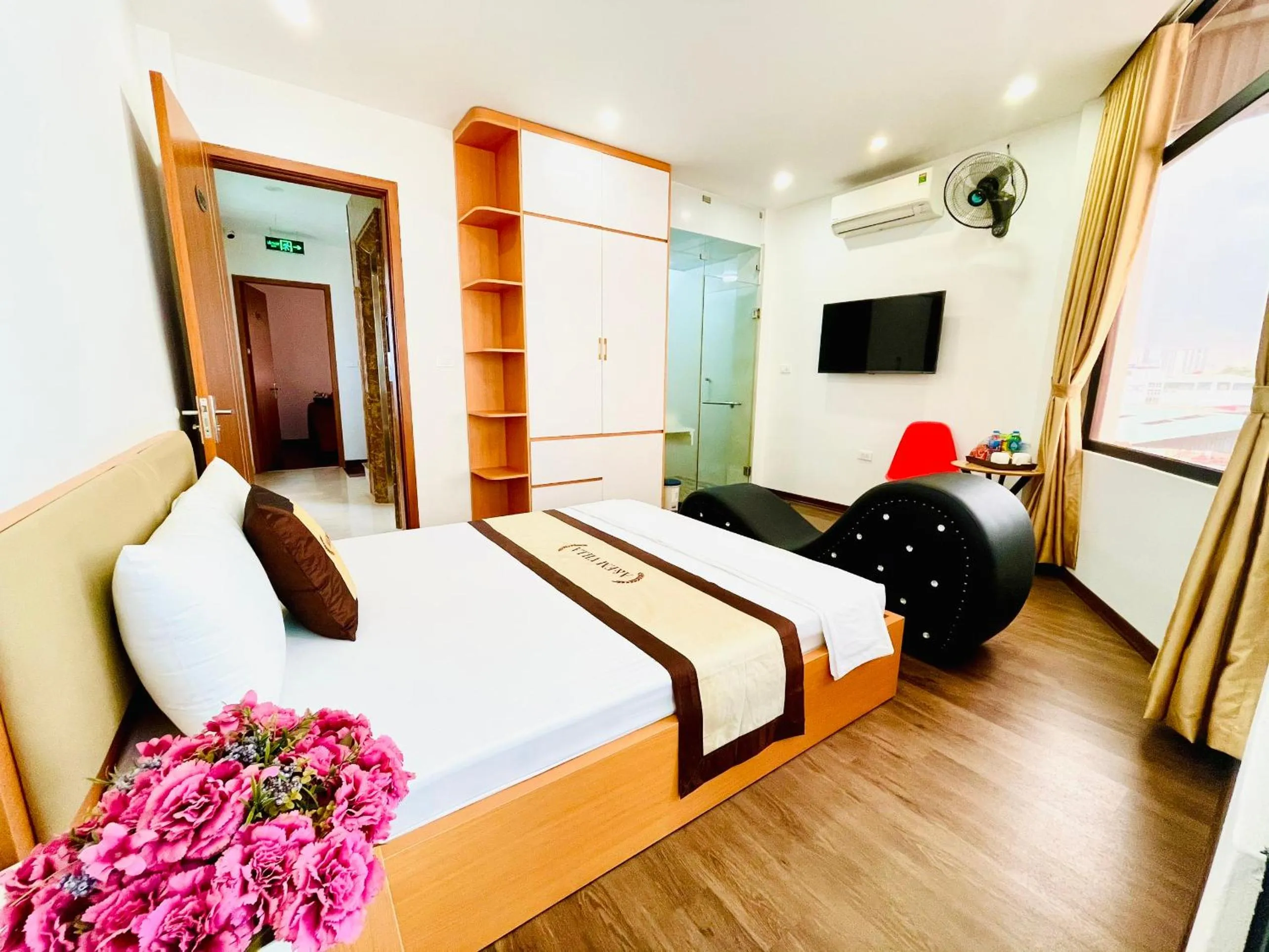 Deluxe Room (2 Adults + 1 Child) in A&EM VILLA