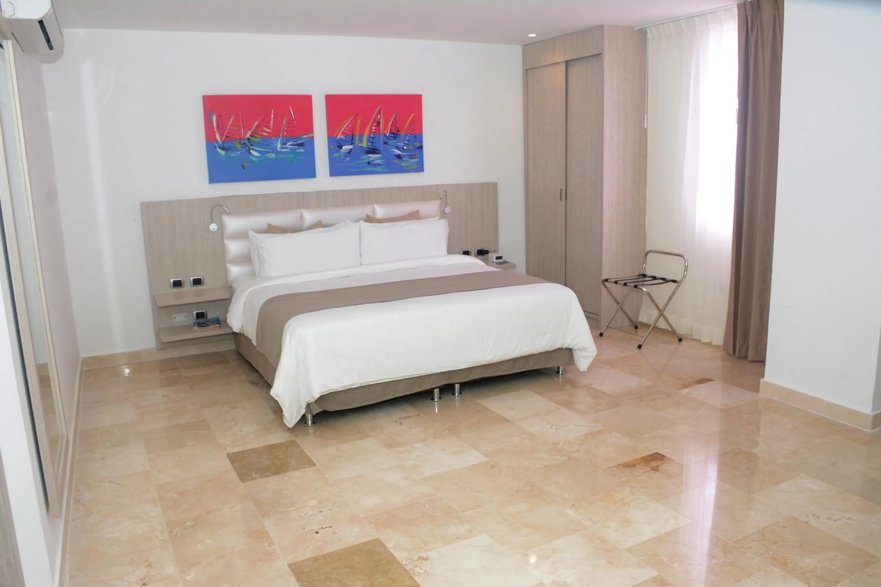 Business King Room - Non-Smoking in Radisson Diamond Barranquilla