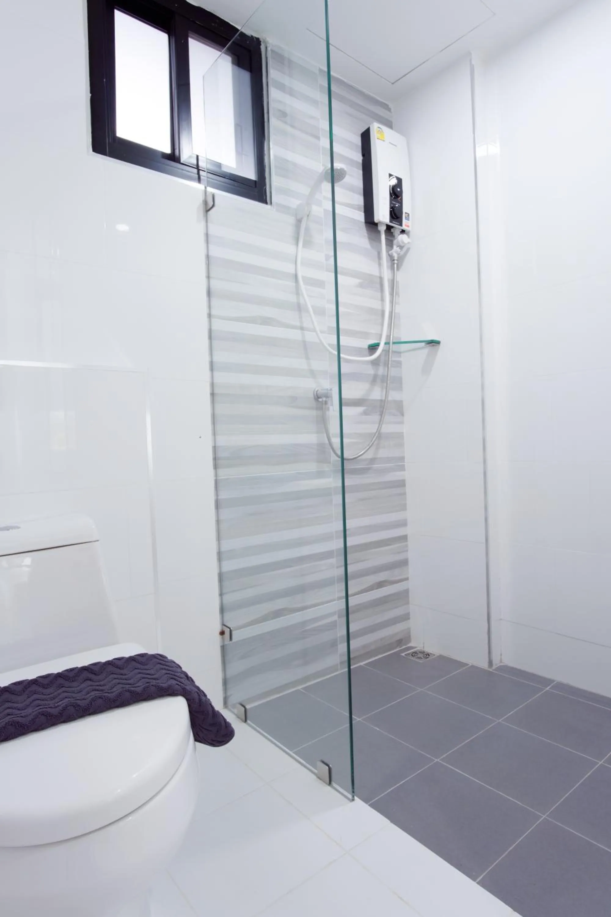 Classic Triple Room in ABIZZ Hotel KwanPhayao