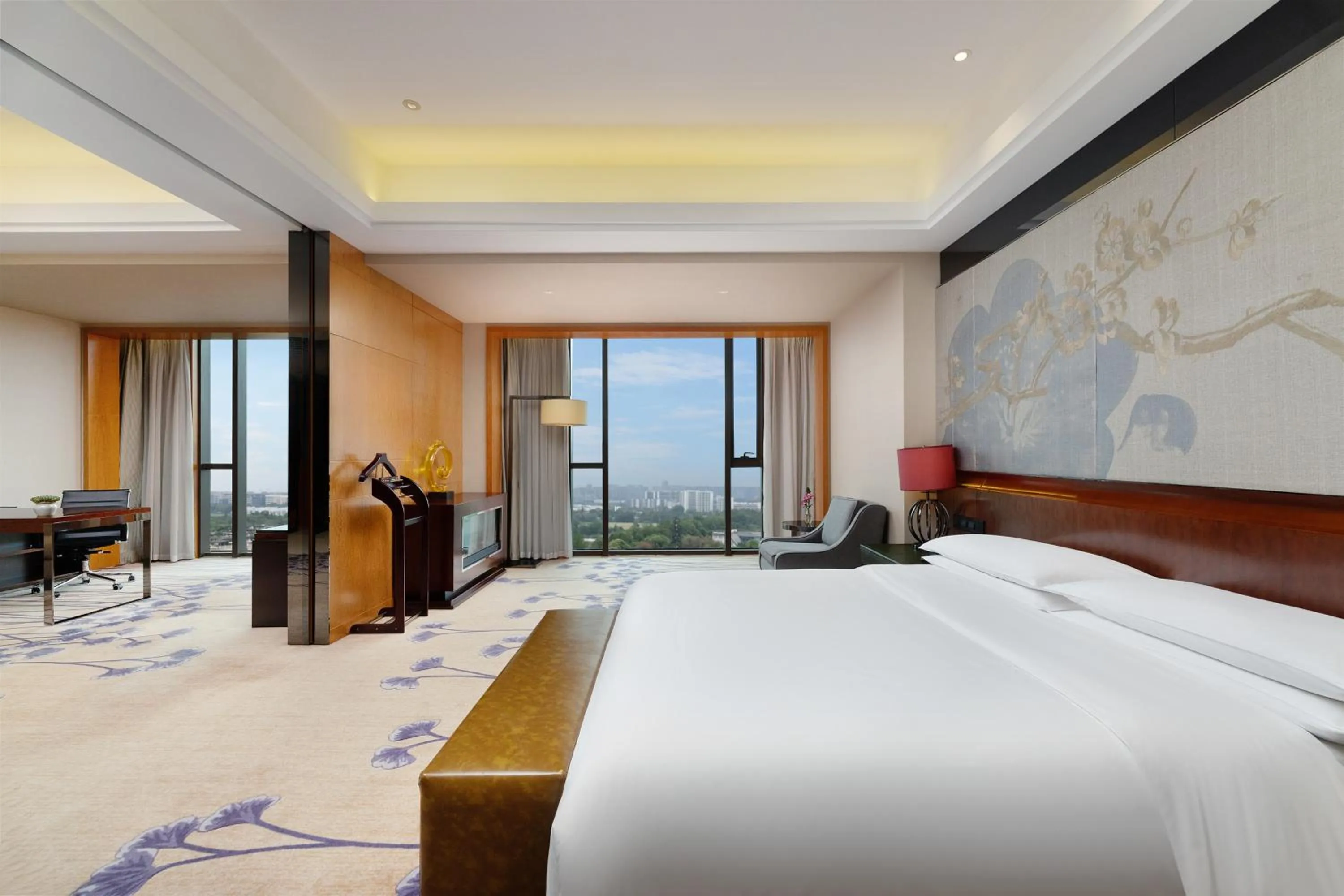 One-Bedroom Suite in Crowne Plaza Chengdu West by IHG