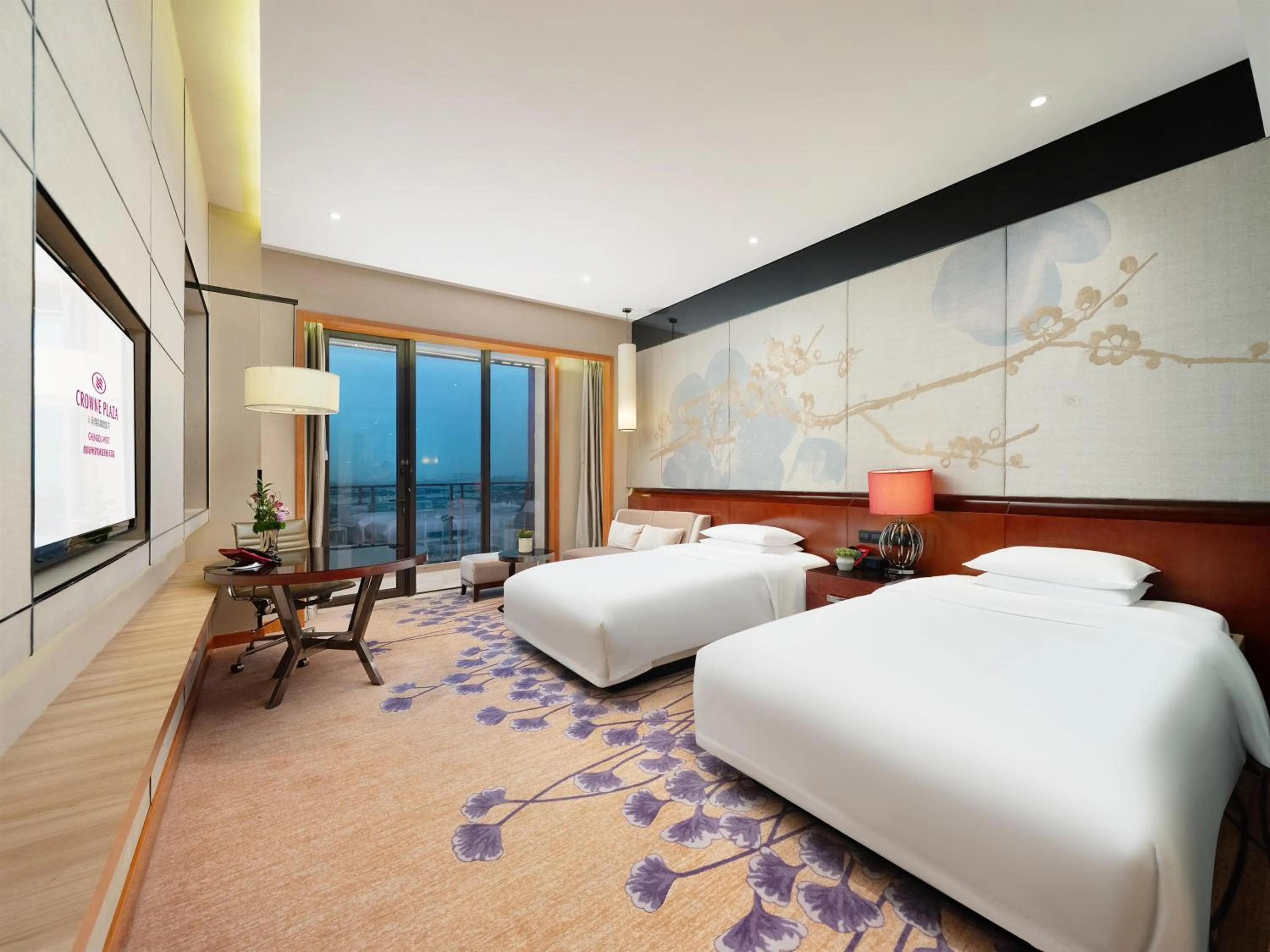 Standard Double Room with Balcony in Crowne Plaza Chengdu West by IHG
