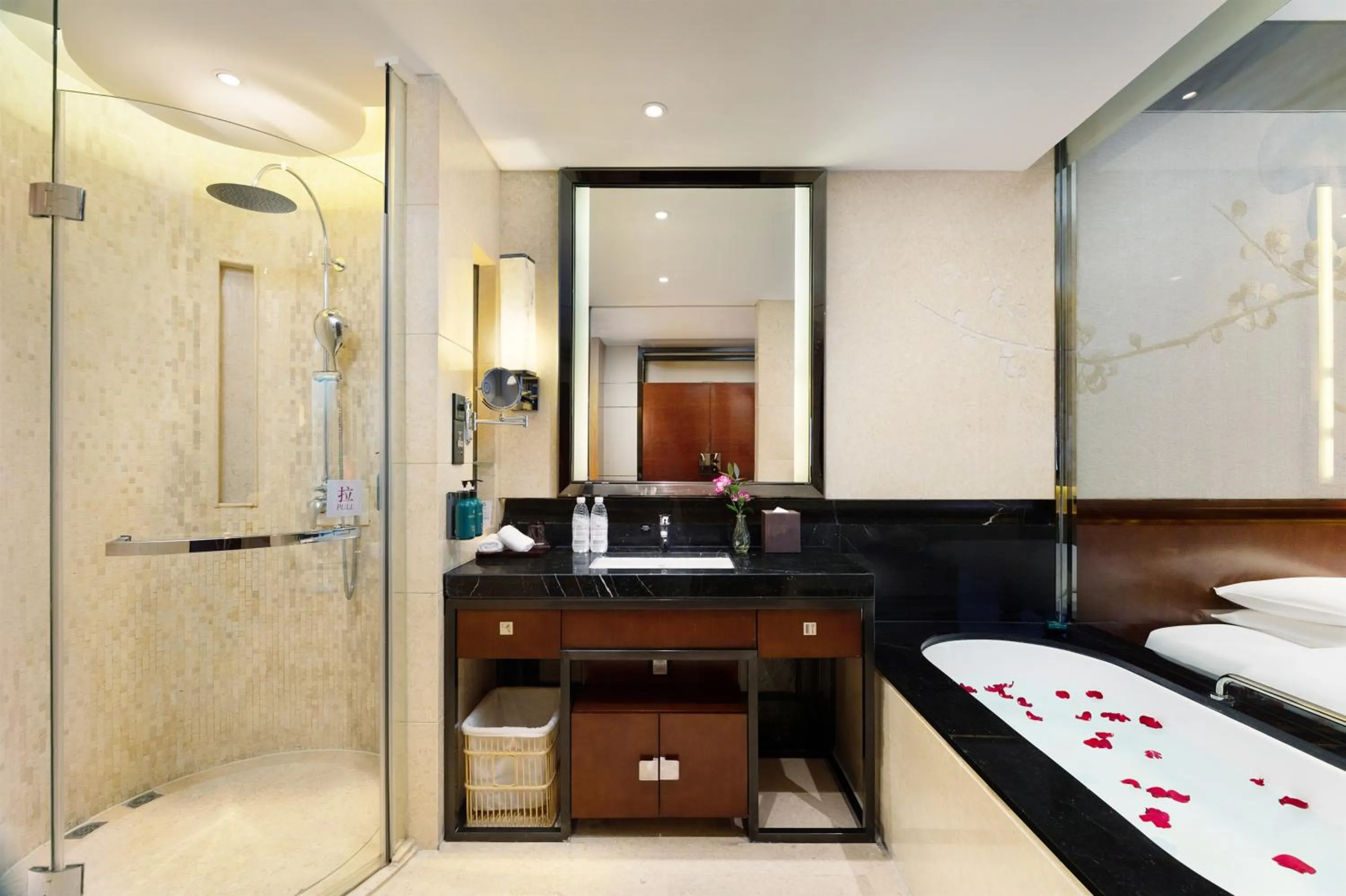 Standard Room in Crowne Plaza Chengdu West by IHG