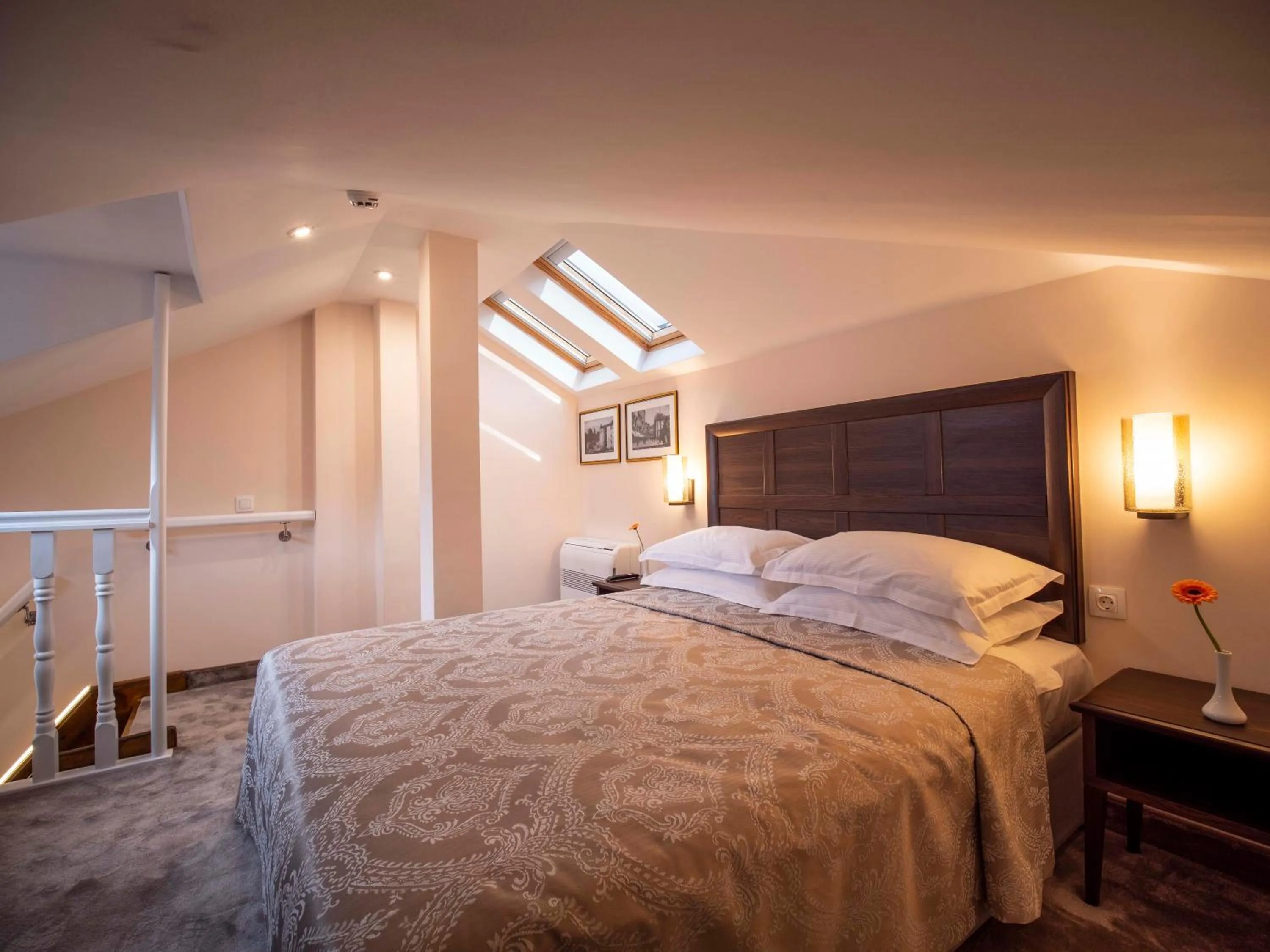 Deluxe Maisonette in The Moon Boutique Hotel