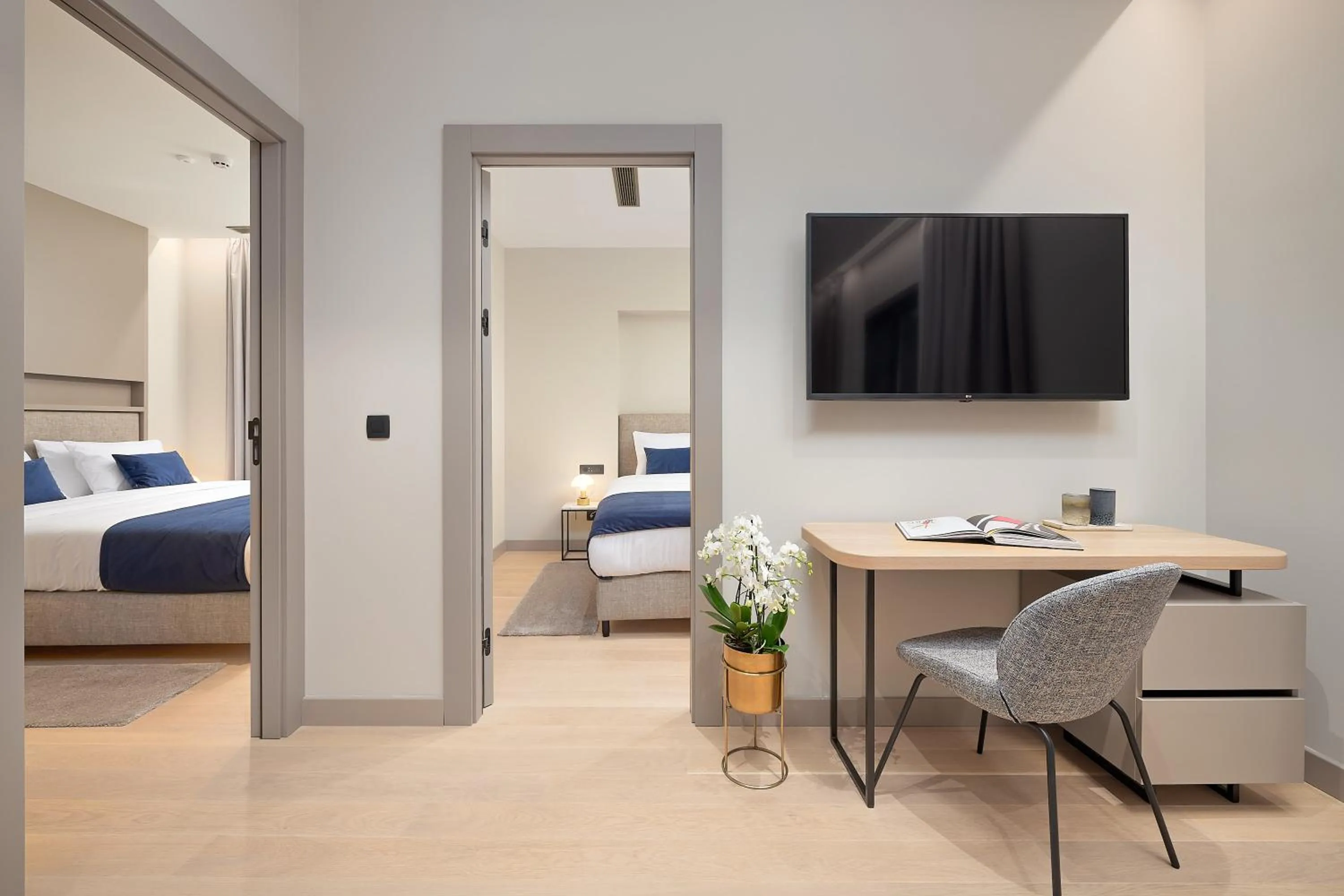 Family Suite with Balcony in Boutique Hotel Porto