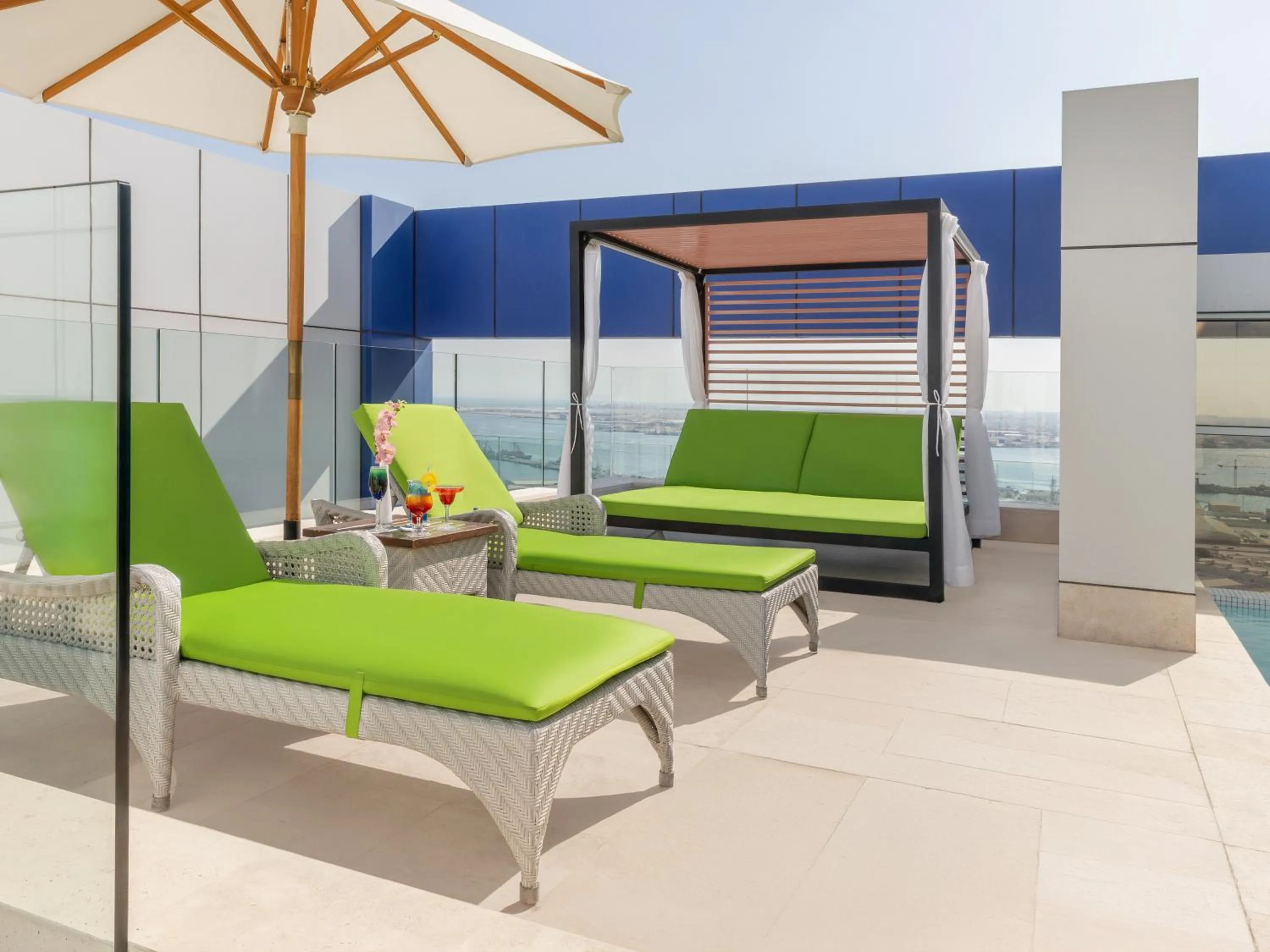 Royal Sky Penthouse with Private Pool in Swiss-Belsuites Admiral Juffair